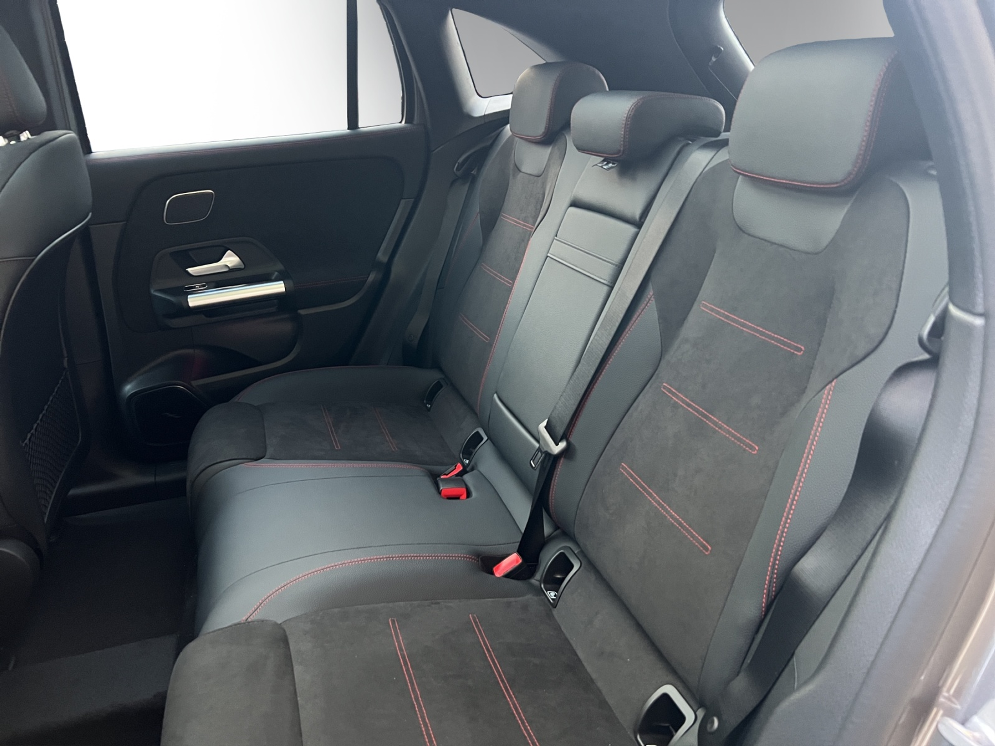 listing desktop thumbnail image 8