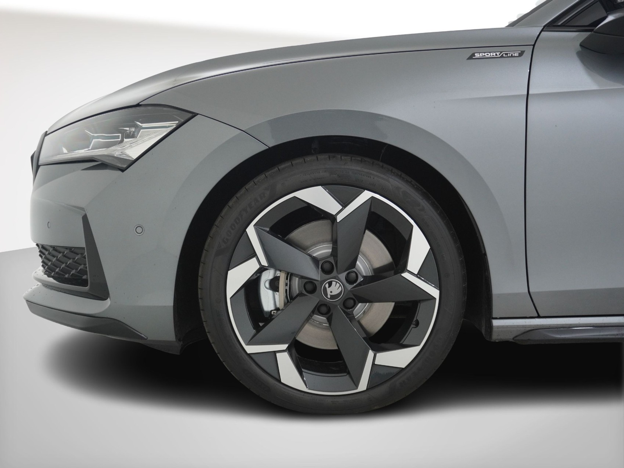 listing desktop thumbnail image 9