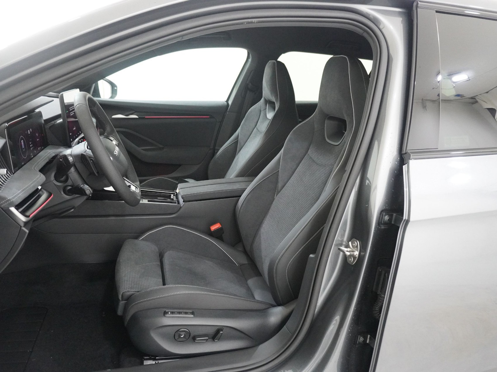 listing desktop thumbnail image 12