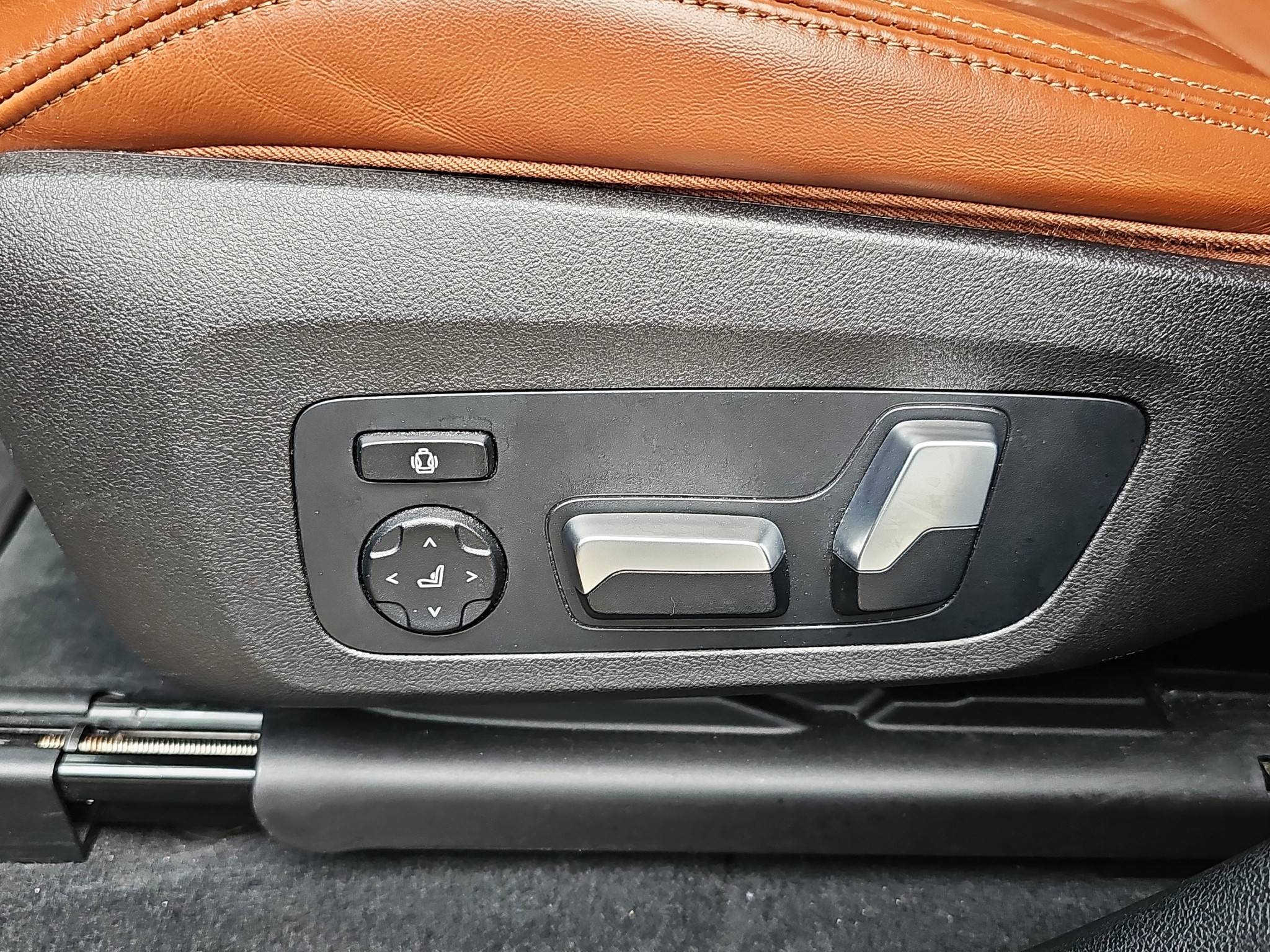 listing desktop thumbnail image 23