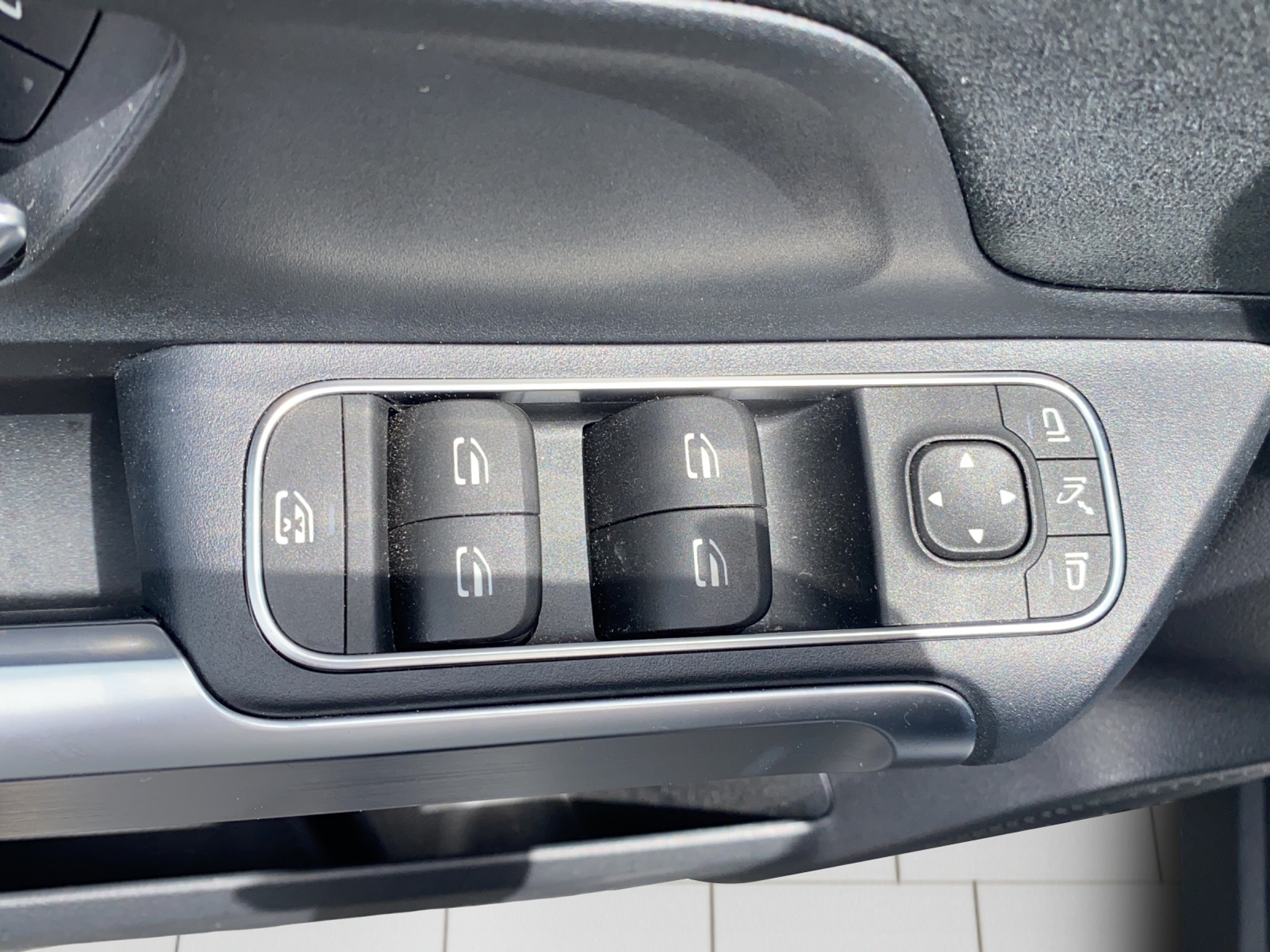 listing desktop thumbnail image 13