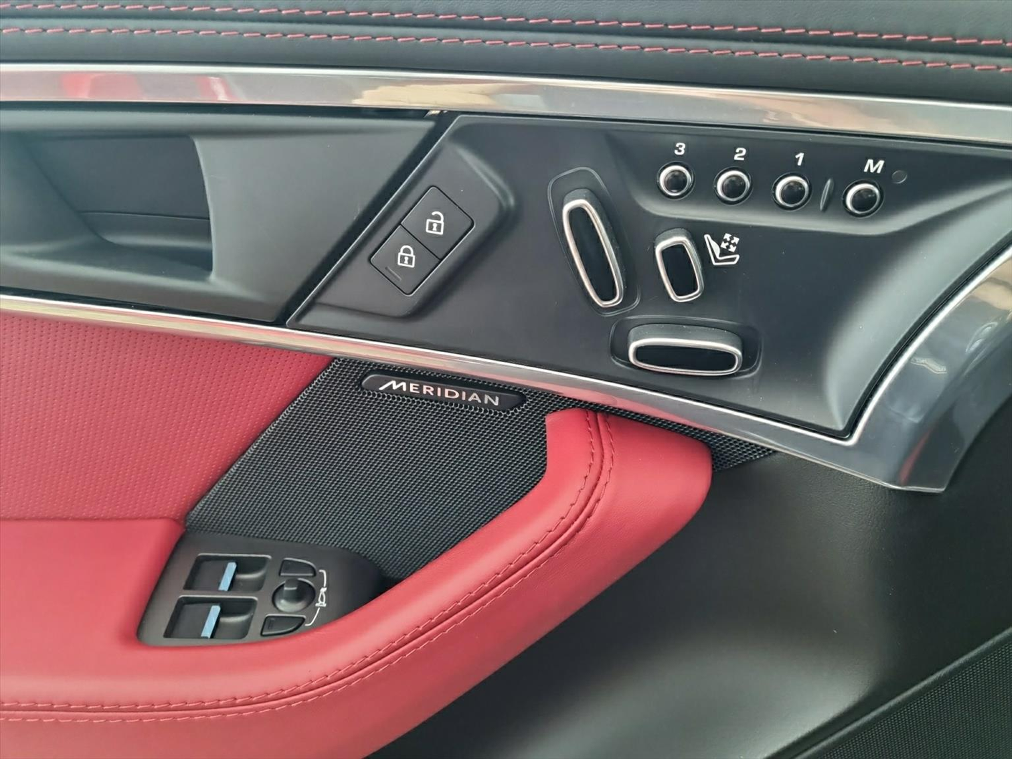 listing desktop thumbnail image 12