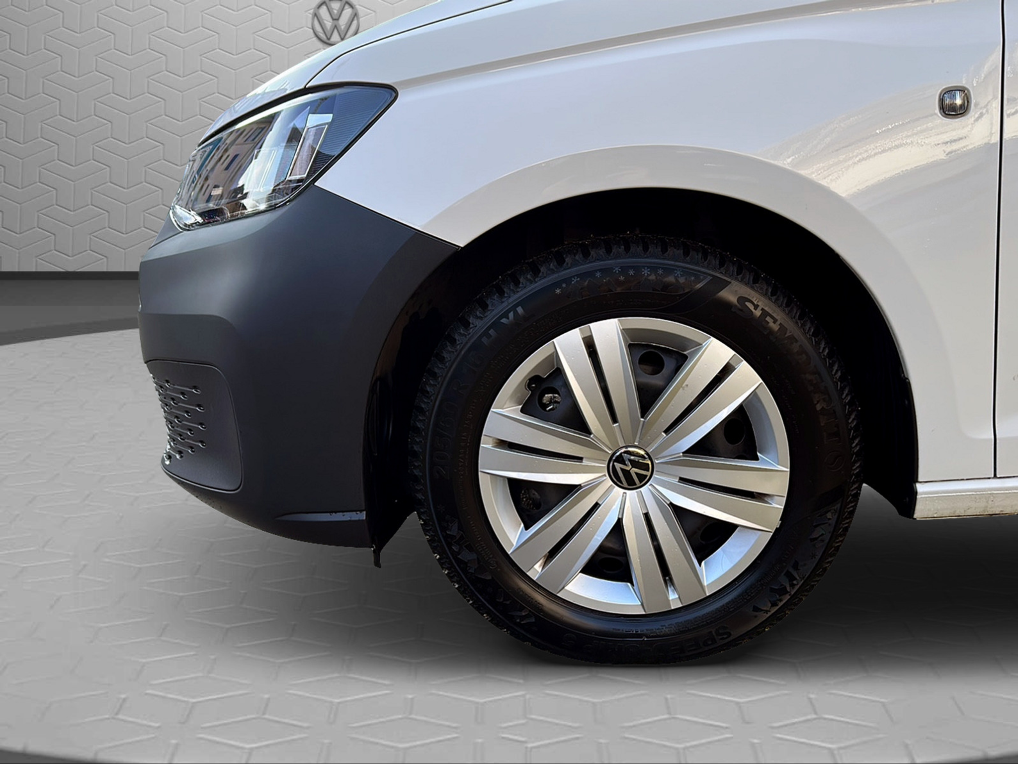 listing desktop thumbnail image 8