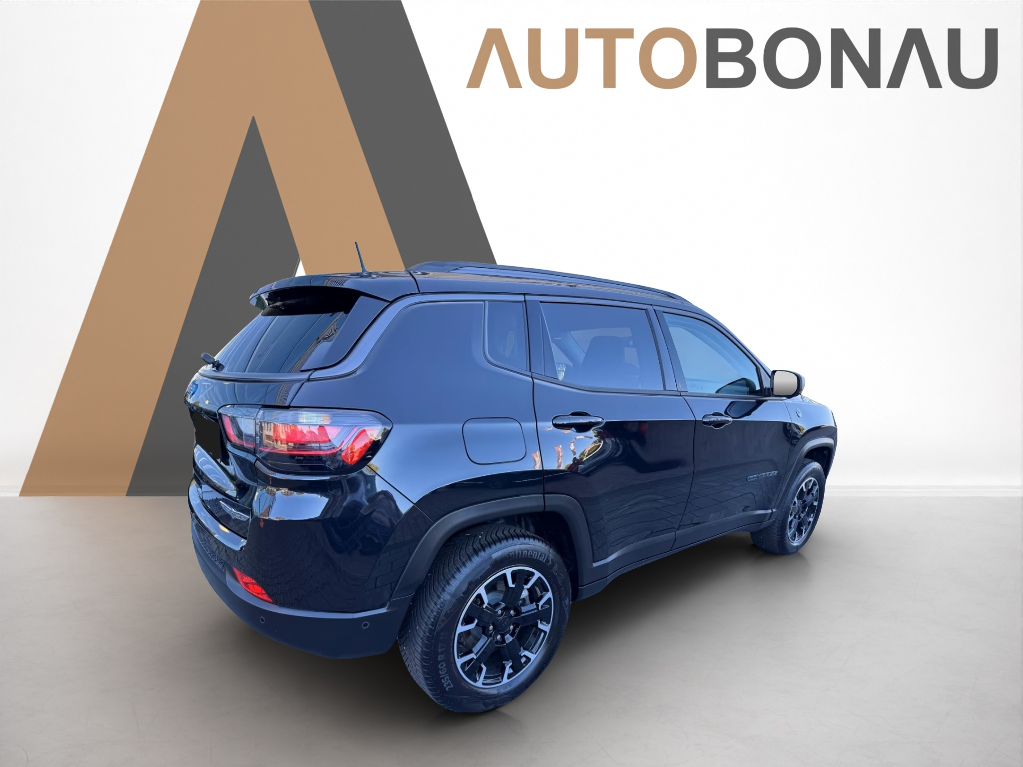 listing desktop thumbnail image 16