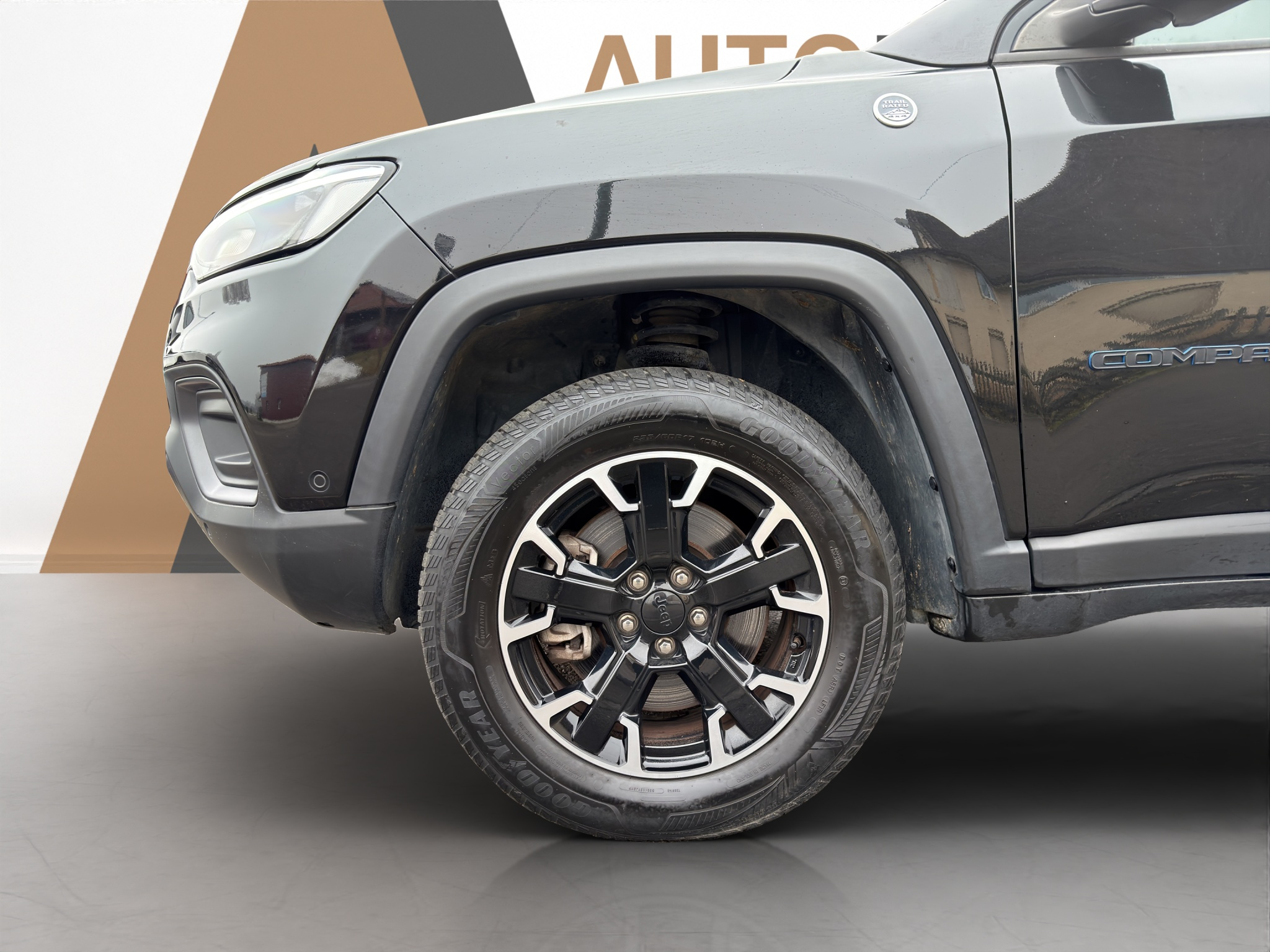 listing desktop thumbnail image 18