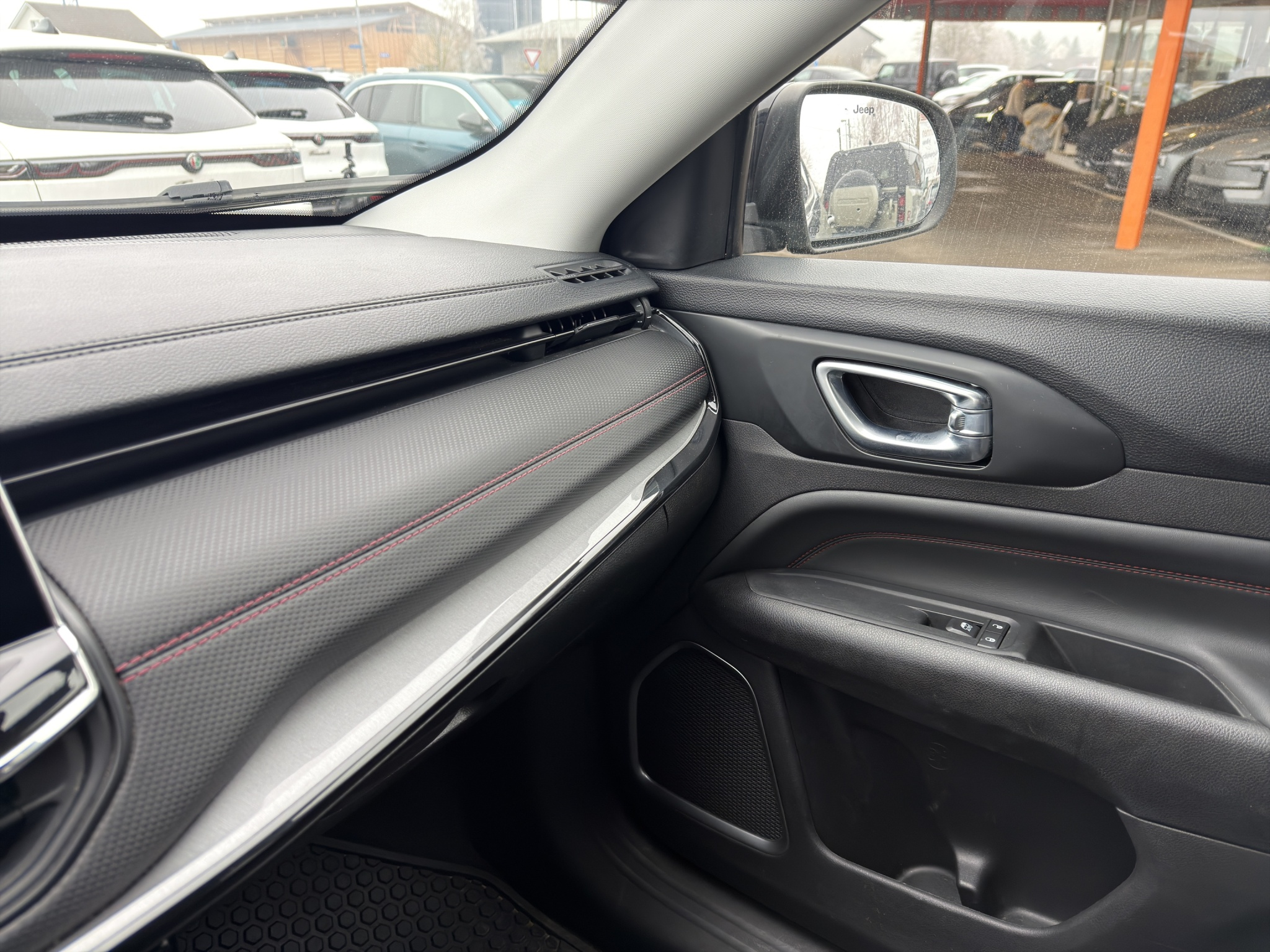 listing desktop thumbnail image 26