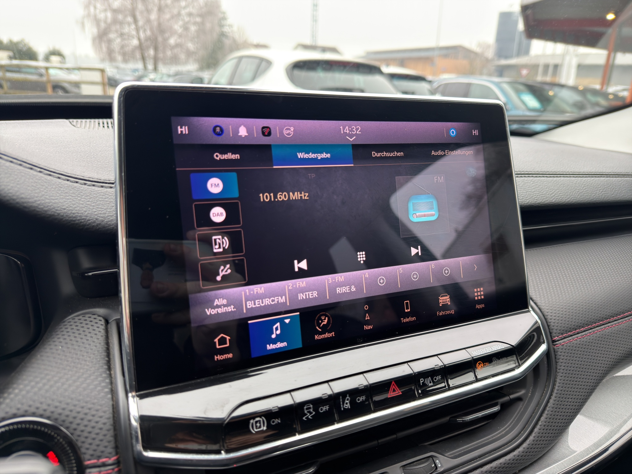 listing desktop thumbnail image 28