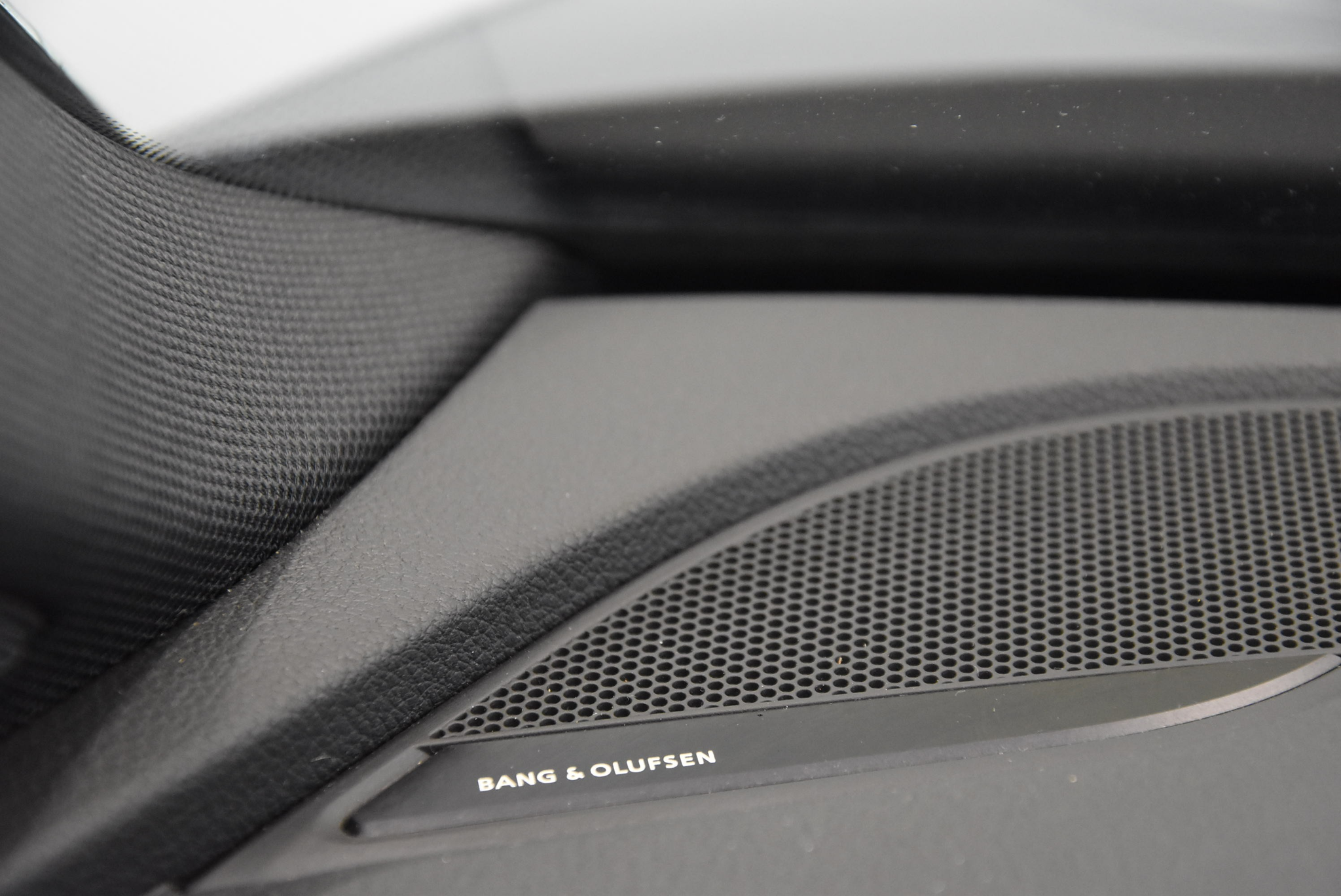 listing desktop thumbnail image 7