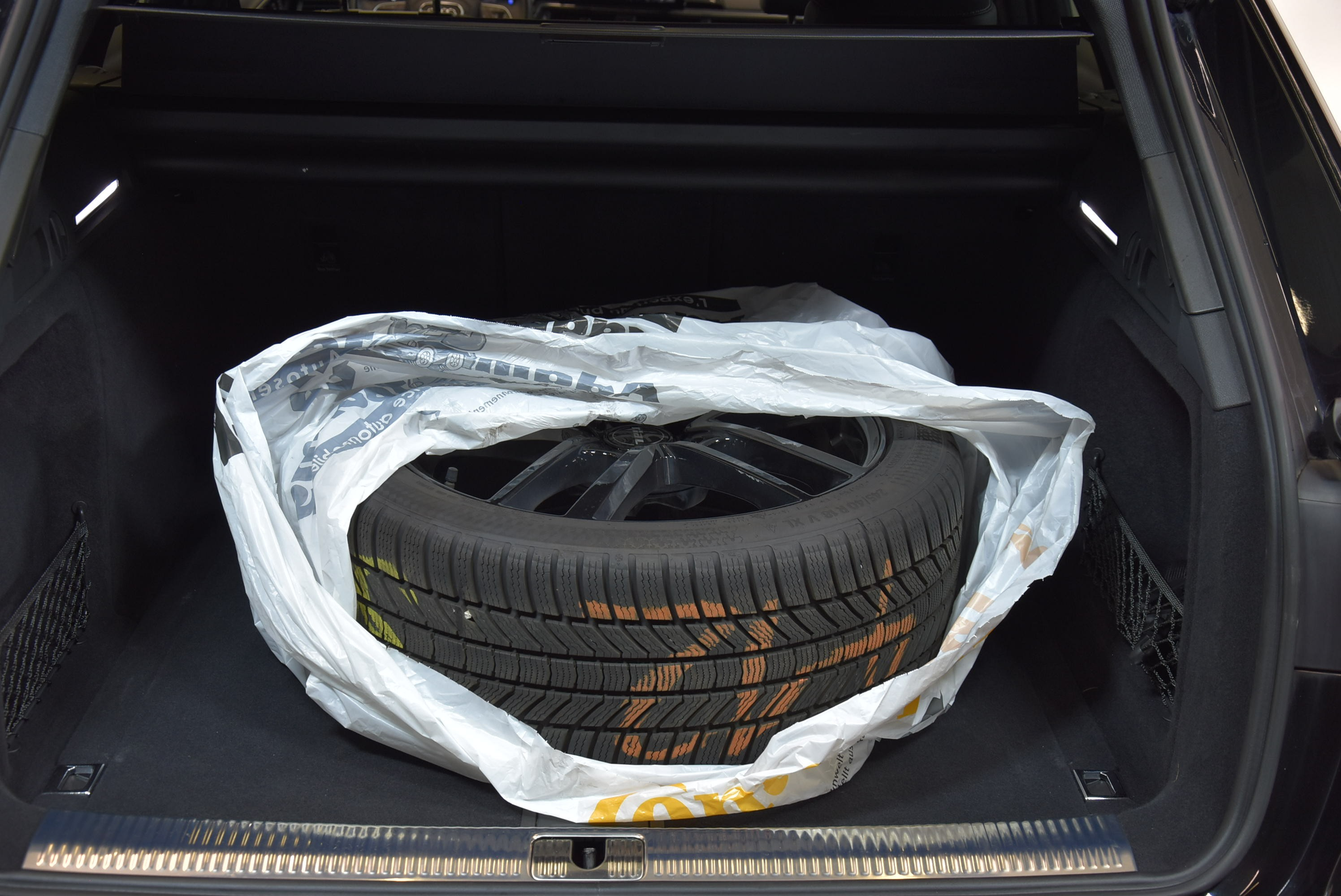 listing desktop thumbnail image 12