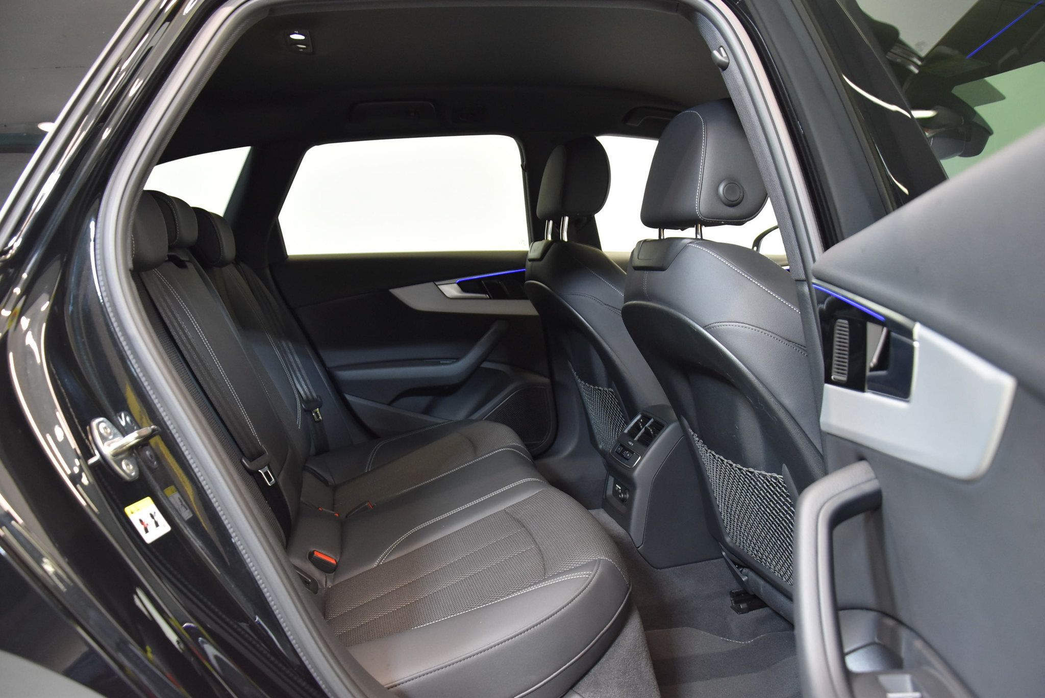 listing desktop thumbnail image 4