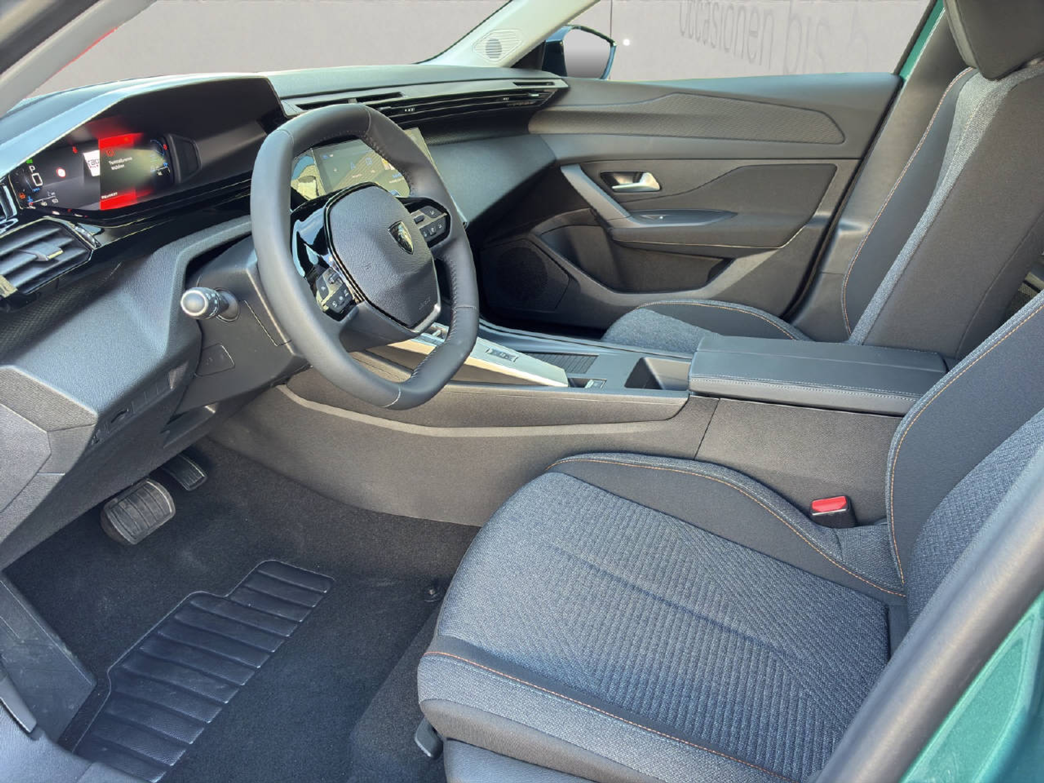 listing desktop thumbnail image 8