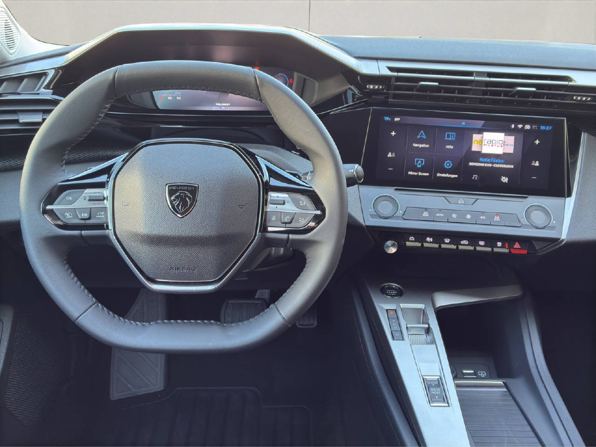 listing desktop thumbnail image 9