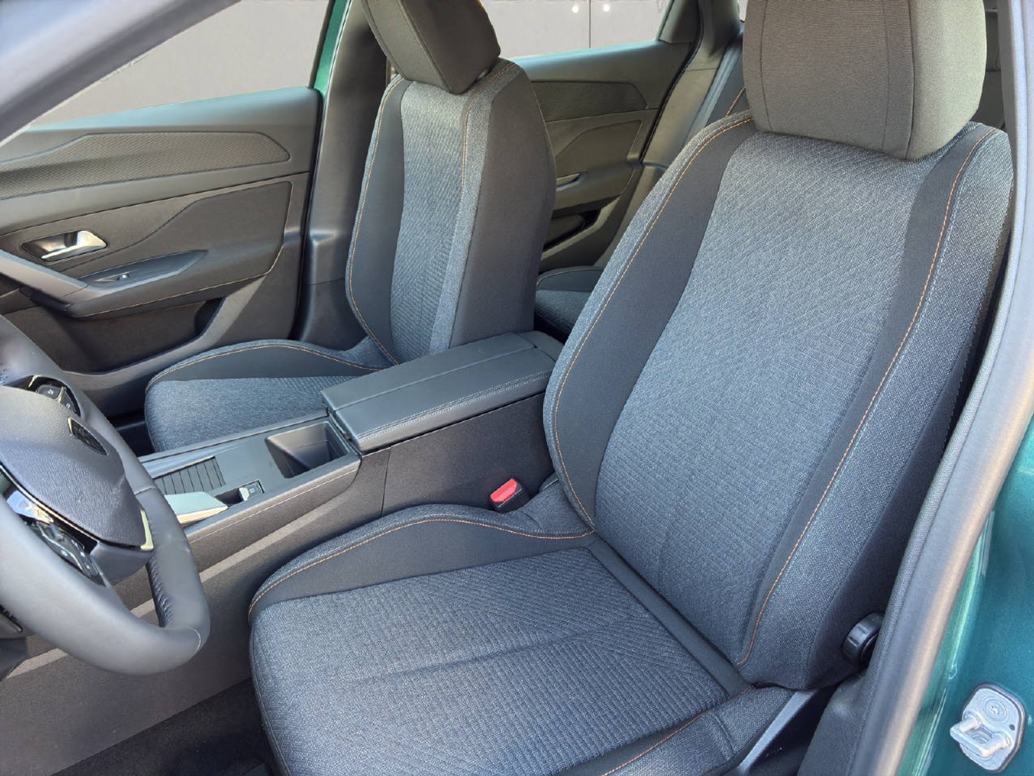 listing desktop thumbnail image 4