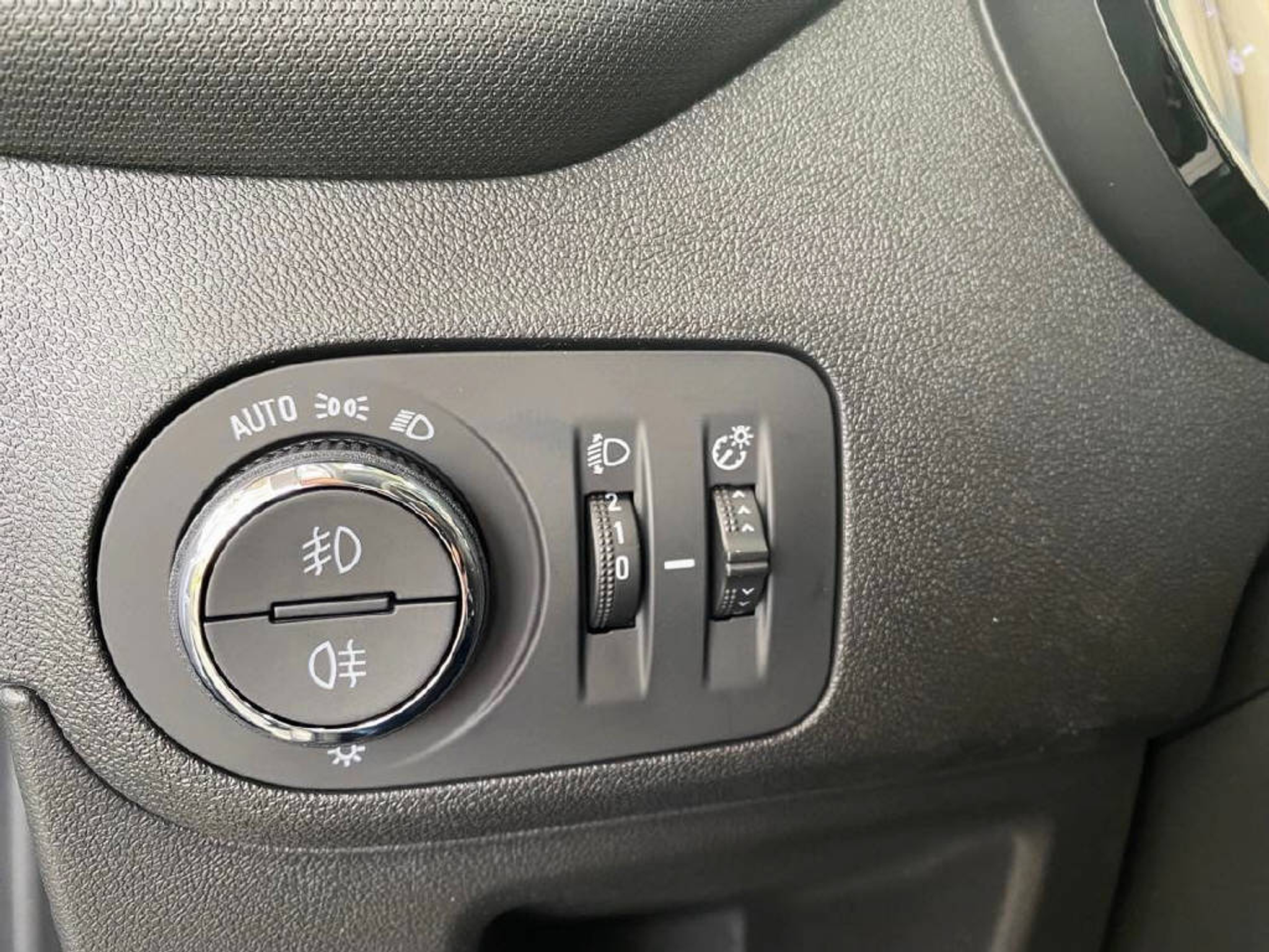 listing desktop thumbnail image 11