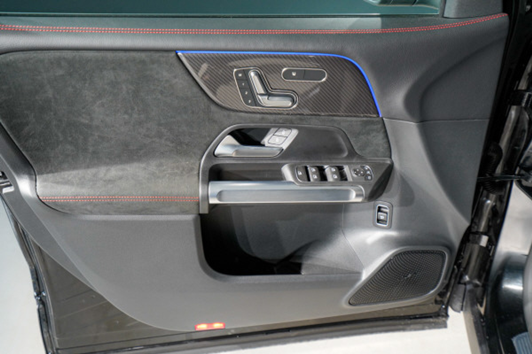 listing desktop thumbnail image 9