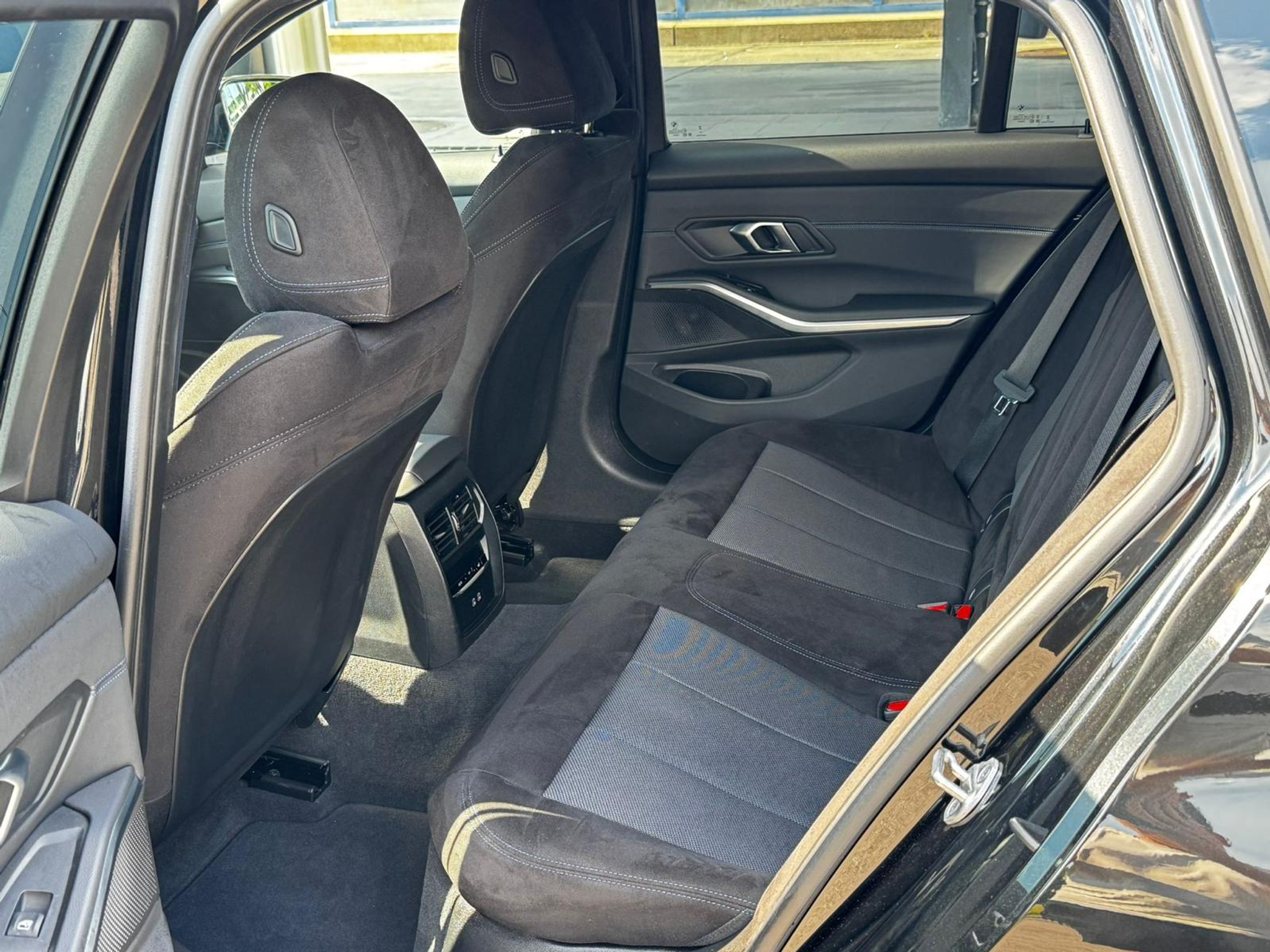 listing desktop thumbnail image 10