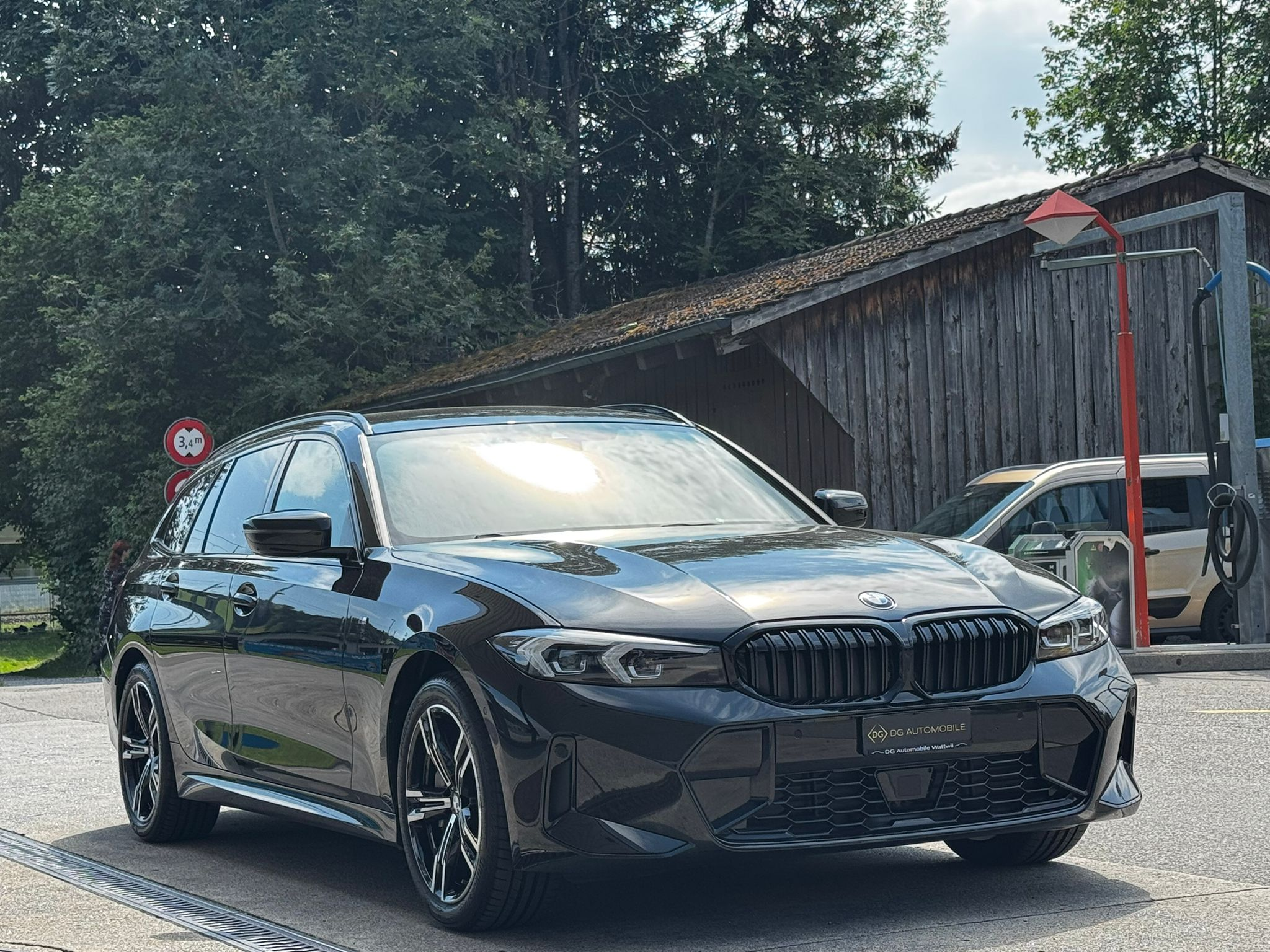 listing desktop thumbnail image 2