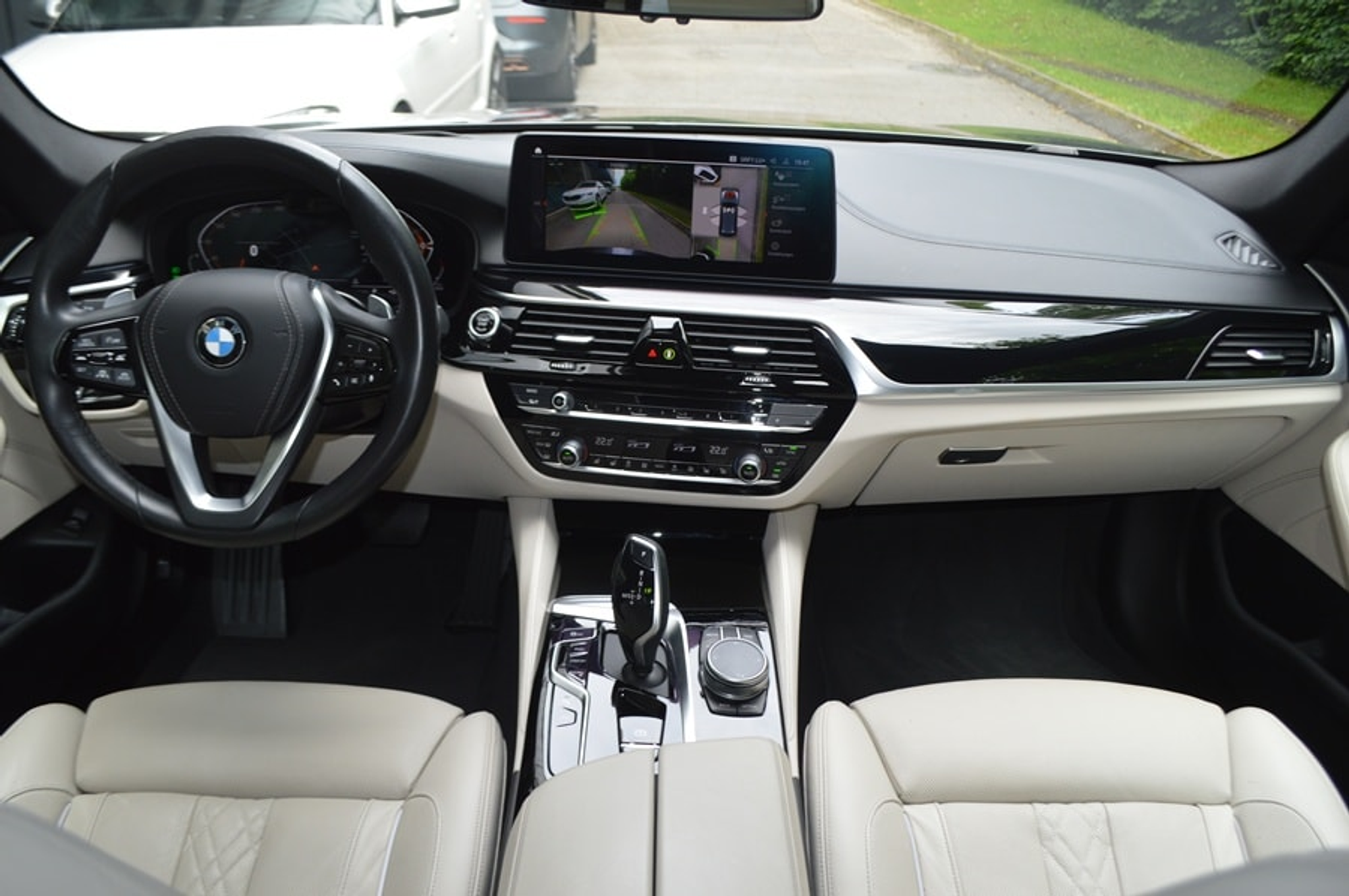 listing desktop thumbnail image 9