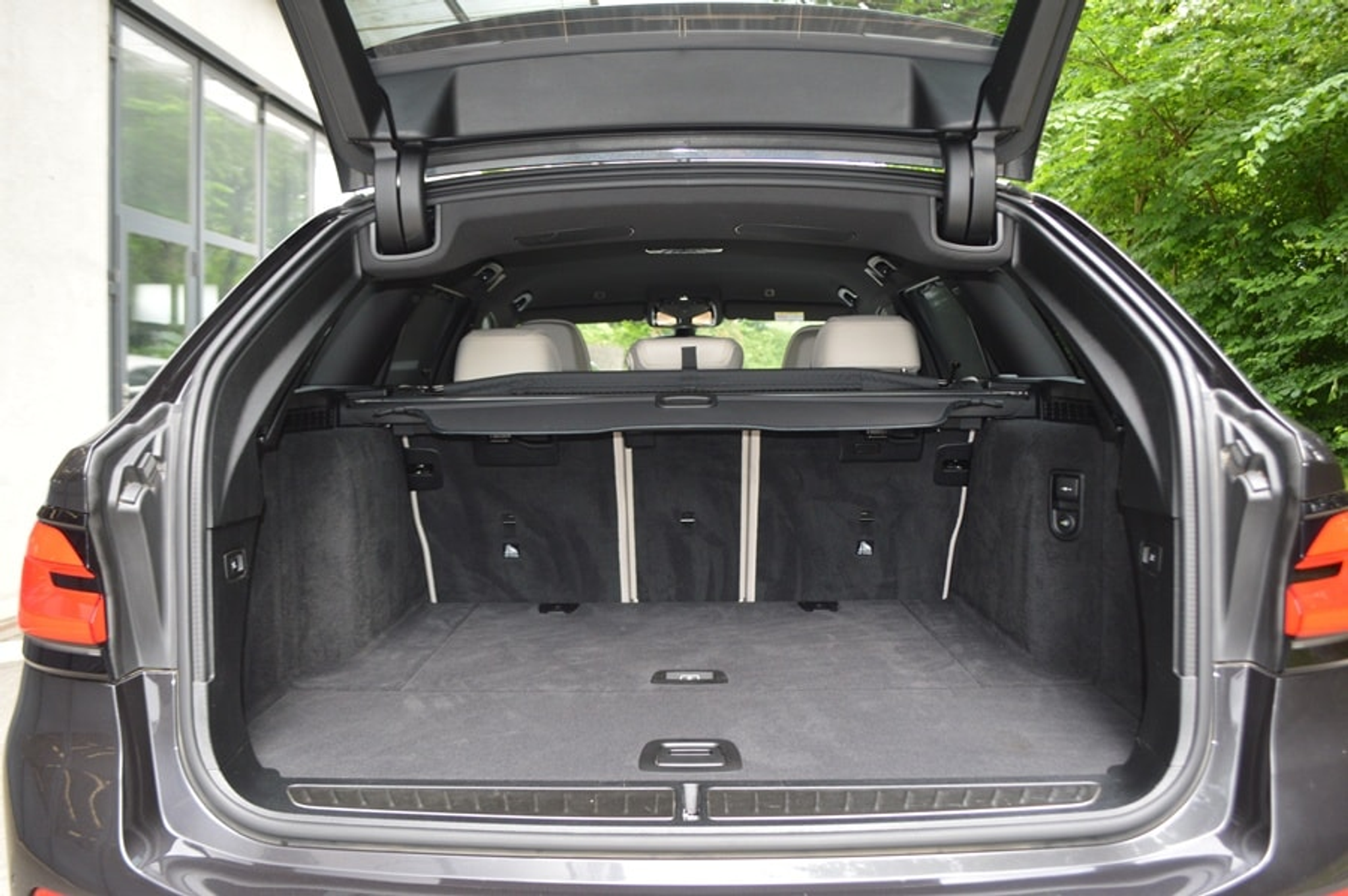 listing desktop thumbnail image 12