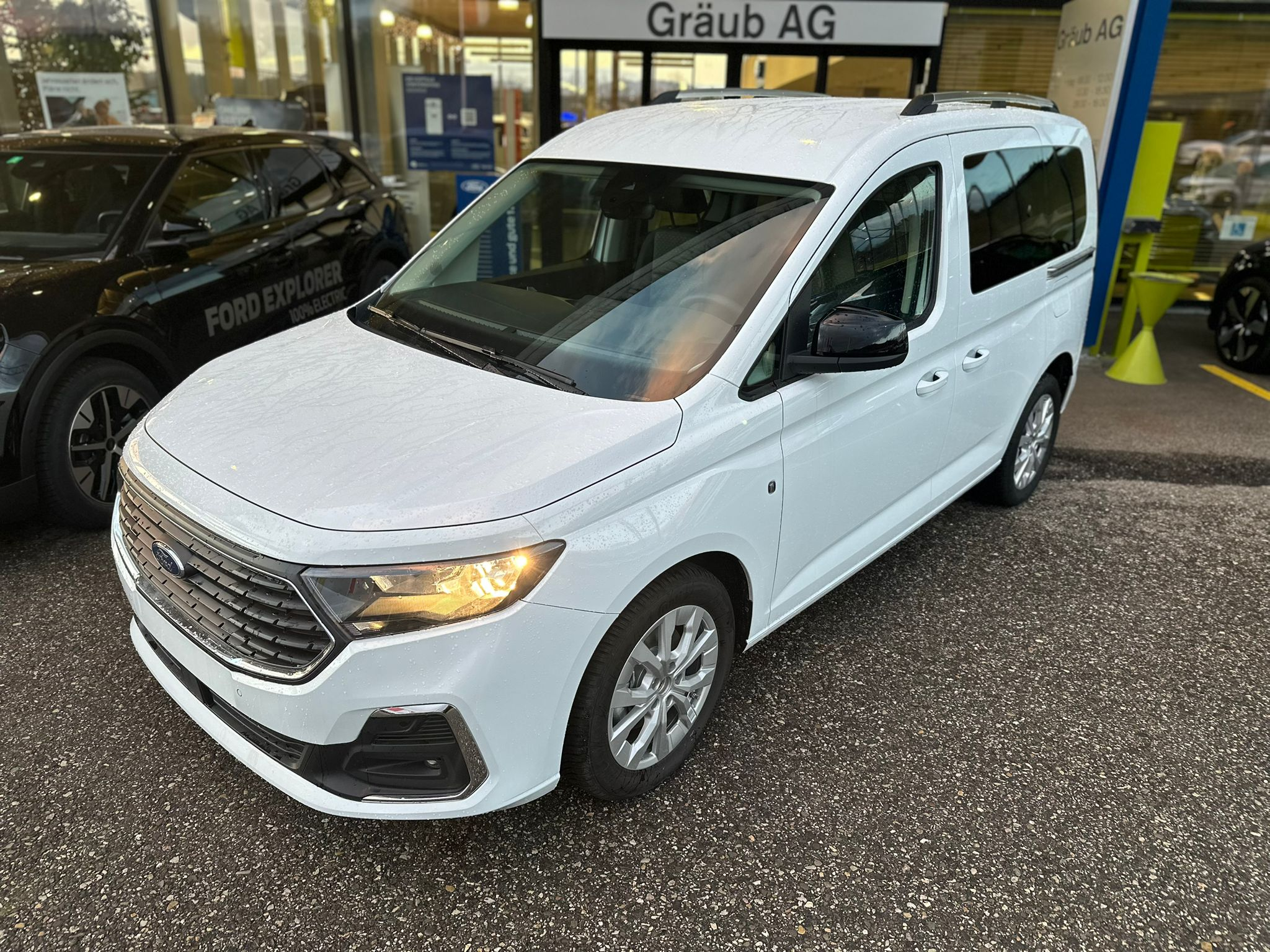 listing desktop thumbnail image 3