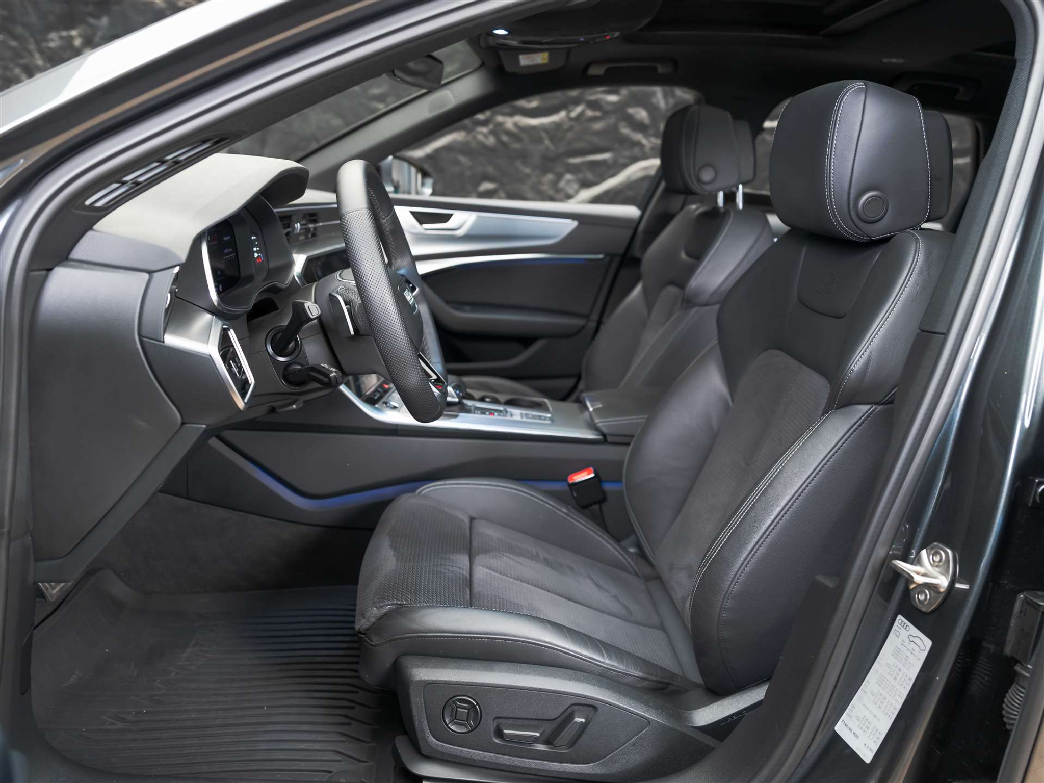 listing desktop thumbnail image 9