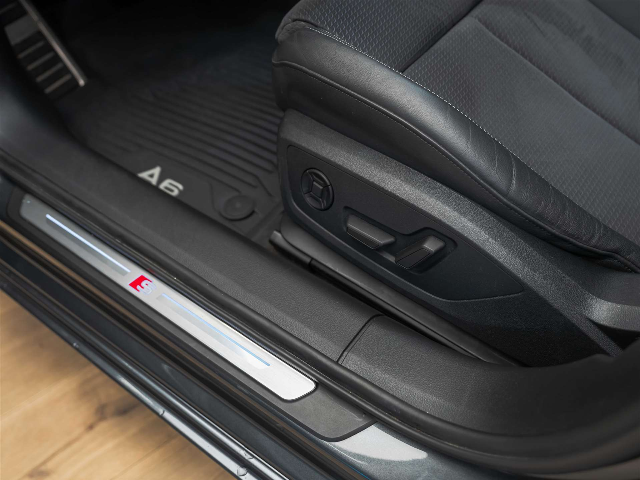 listing desktop thumbnail image 25