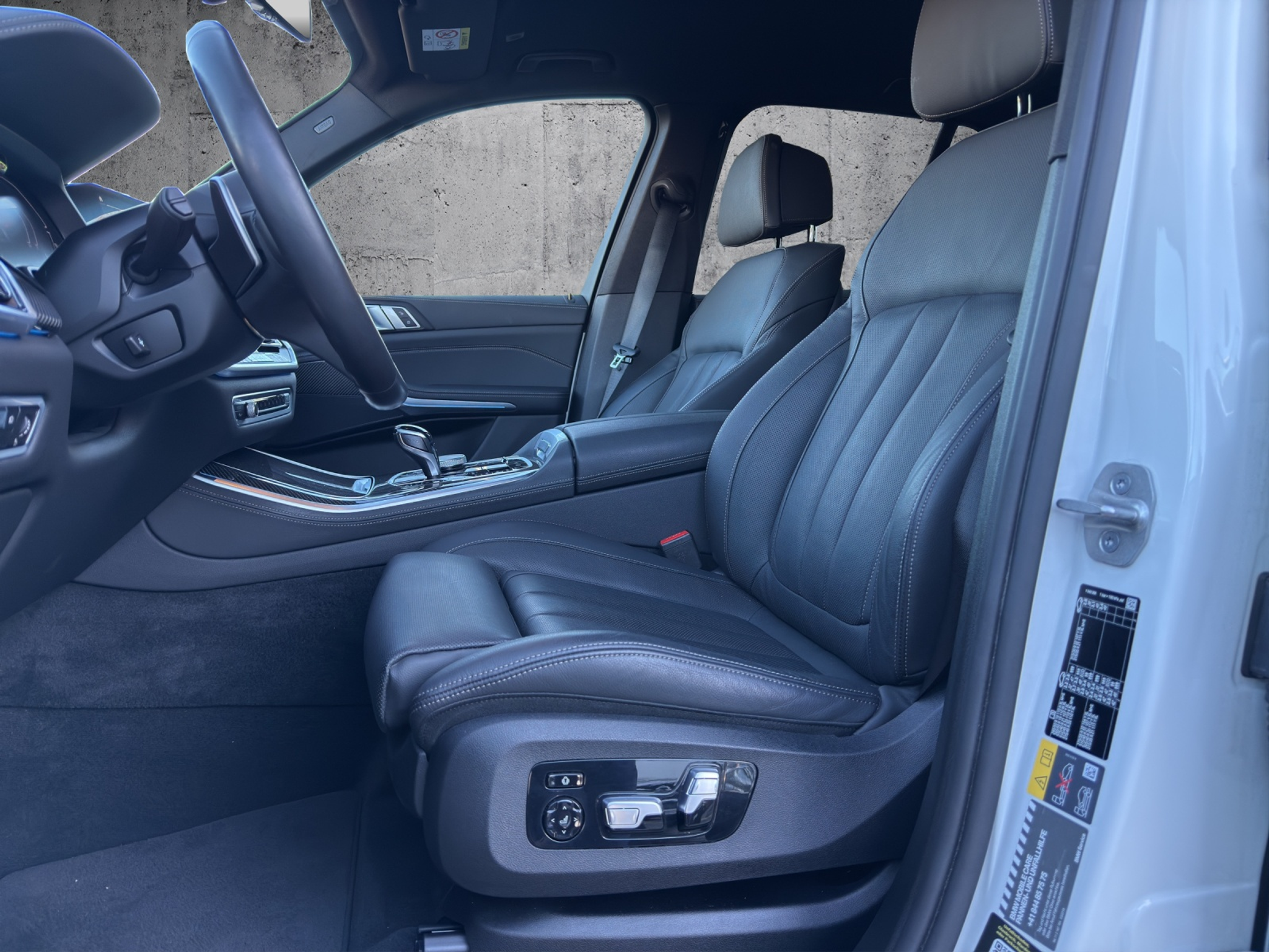 listing desktop thumbnail image 8