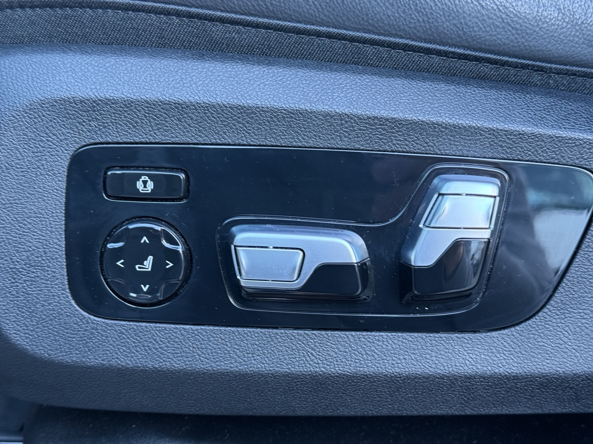 listing desktop thumbnail image 28