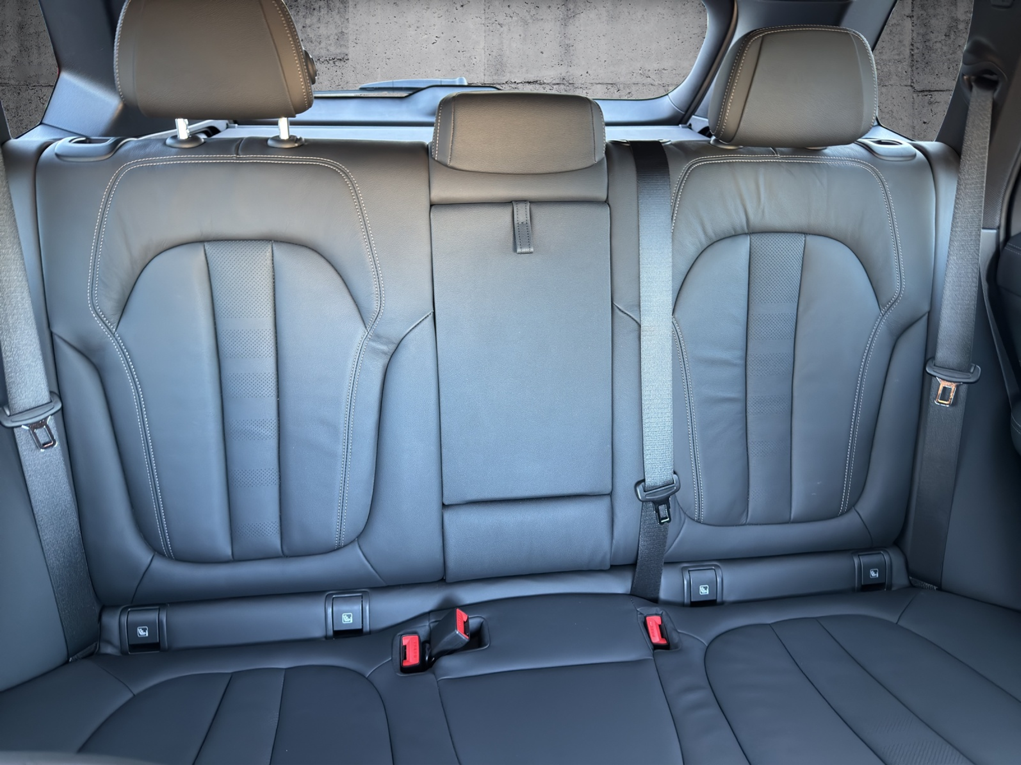 listing desktop thumbnail image 17