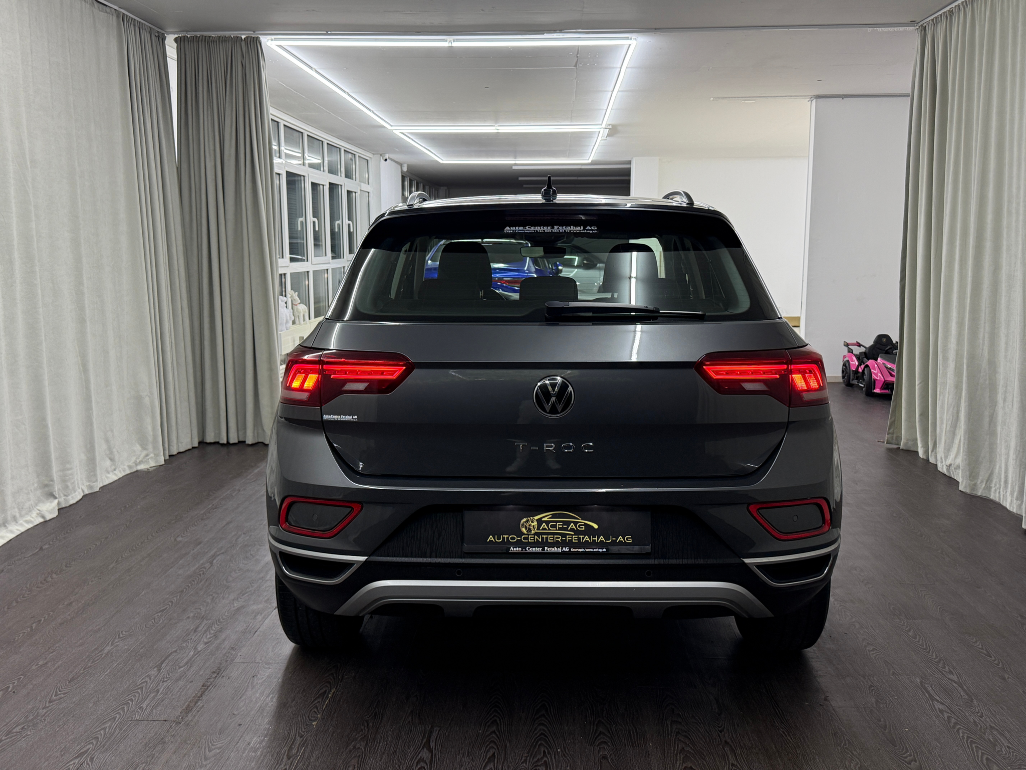 listing desktop thumbnail image 4