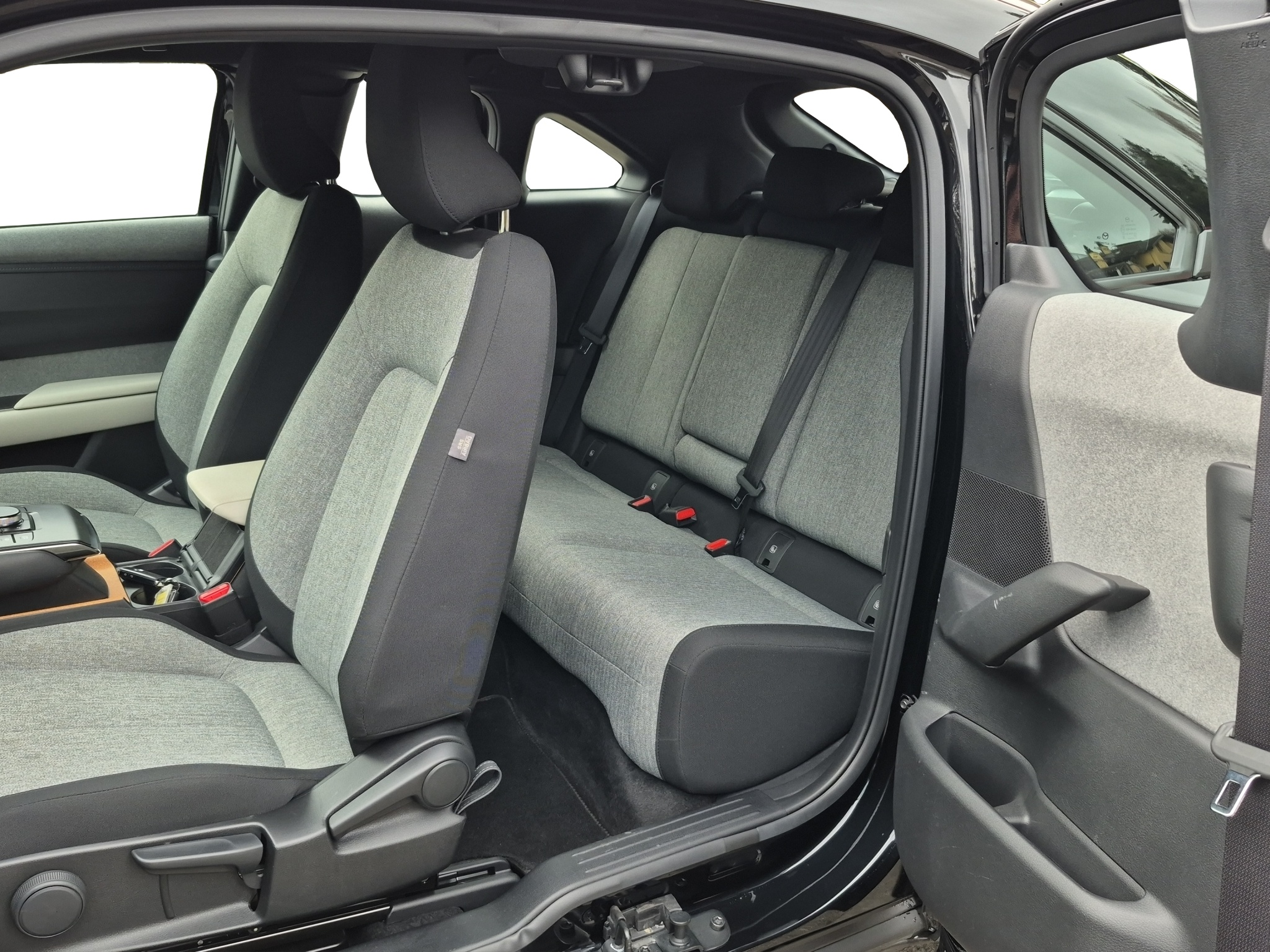 listing desktop thumbnail image 9