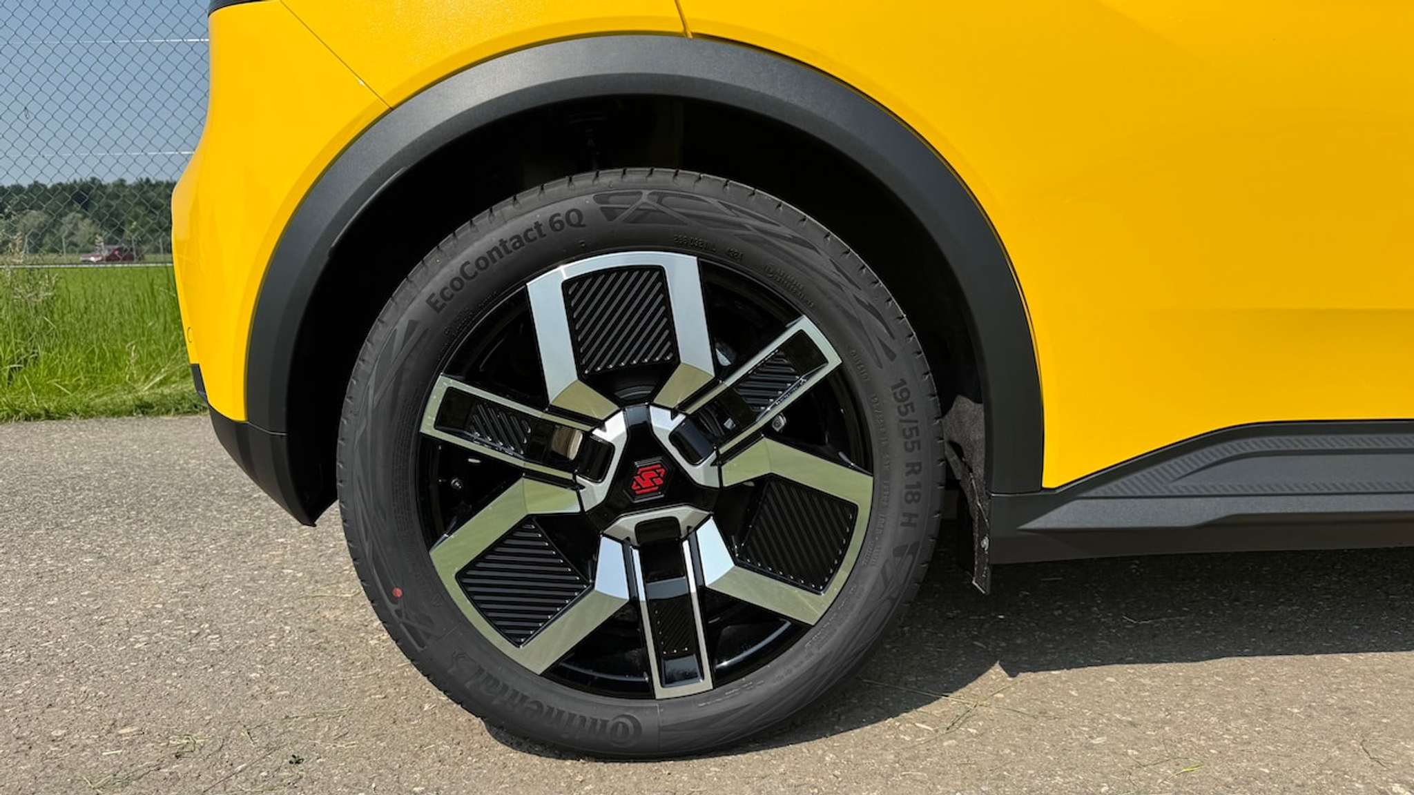 listing desktop thumbnail image 11