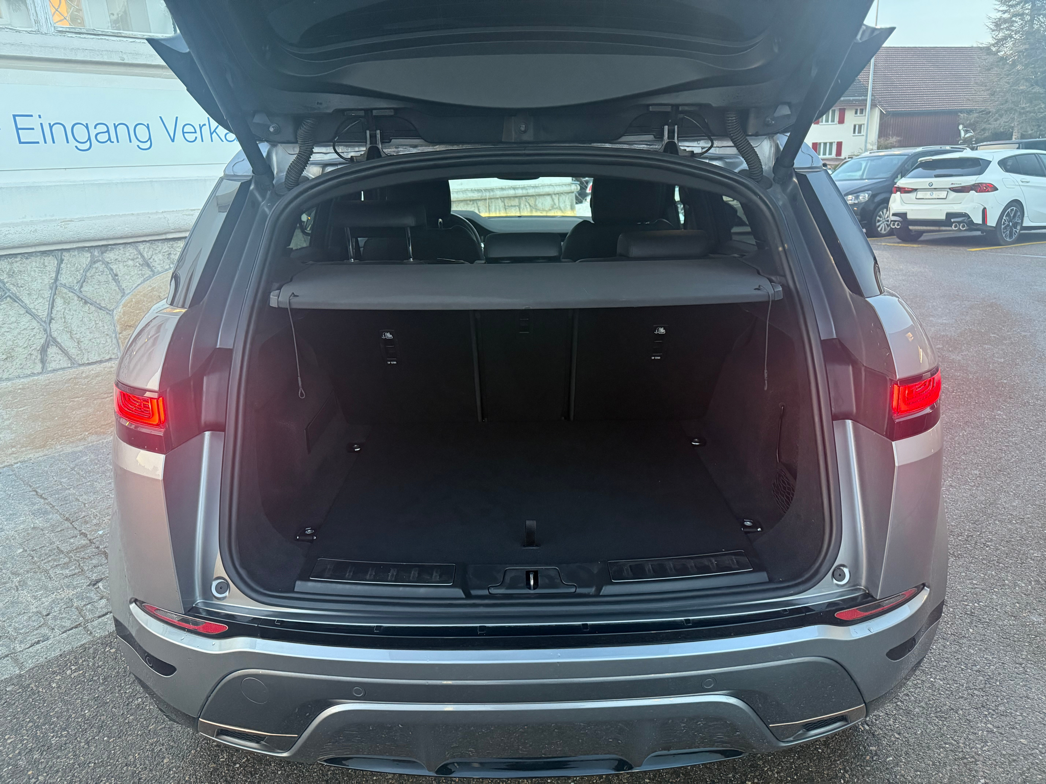 listing desktop thumbnail image 7