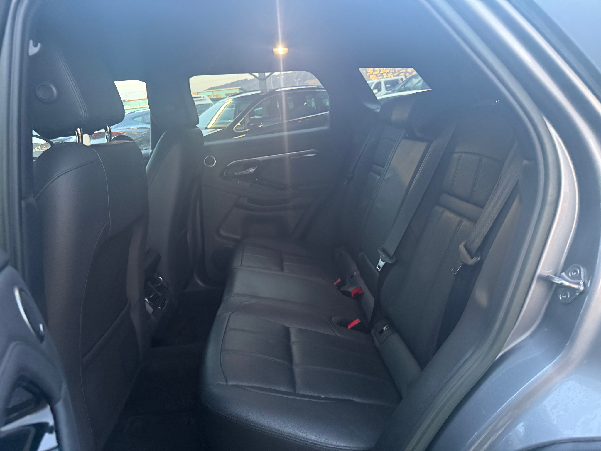 listing desktop thumbnail image 6