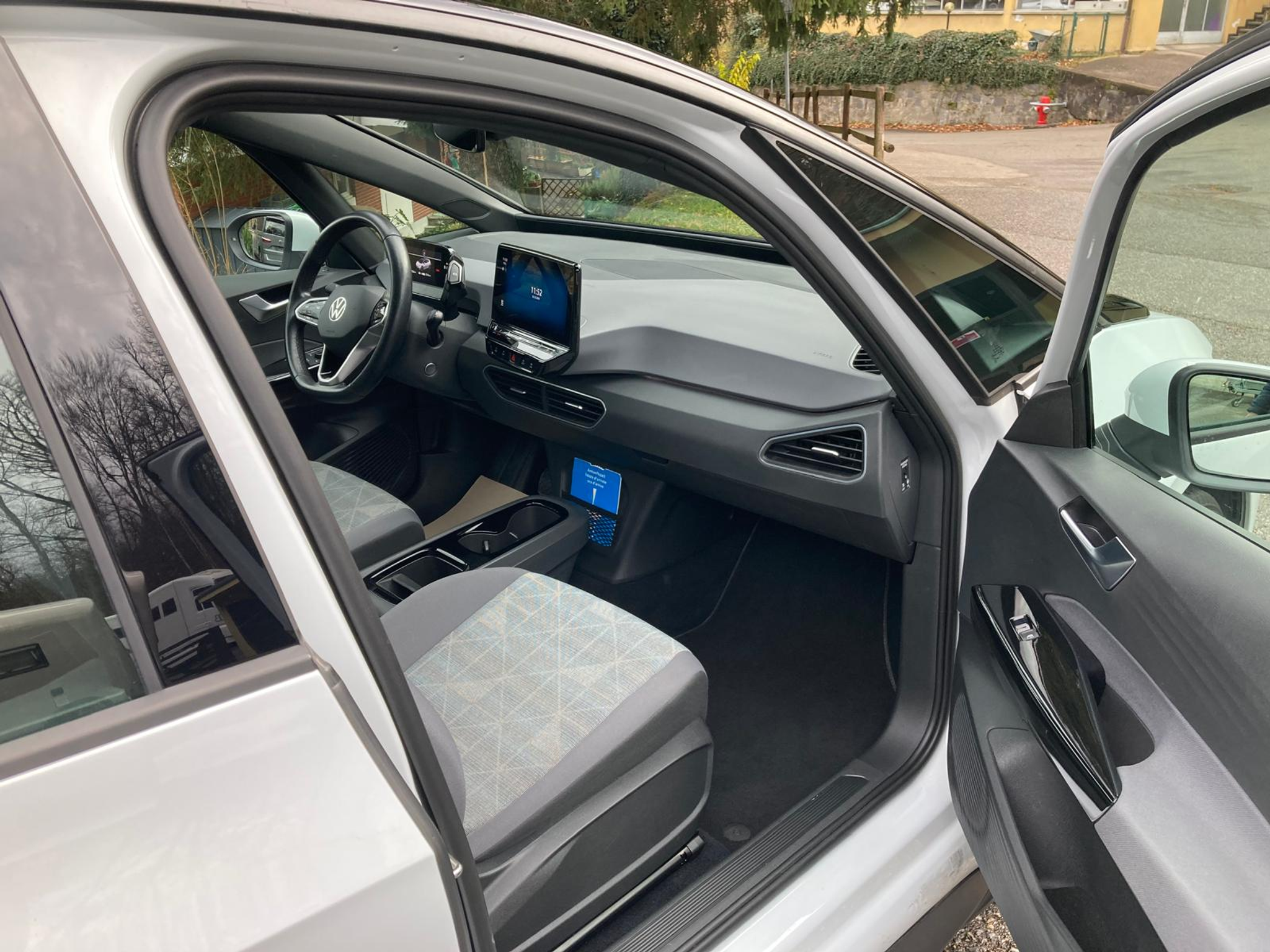 listing desktop thumbnail image 12