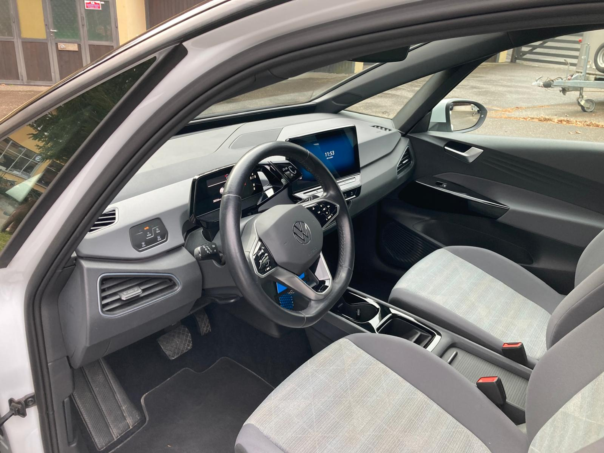 listing desktop thumbnail image 10