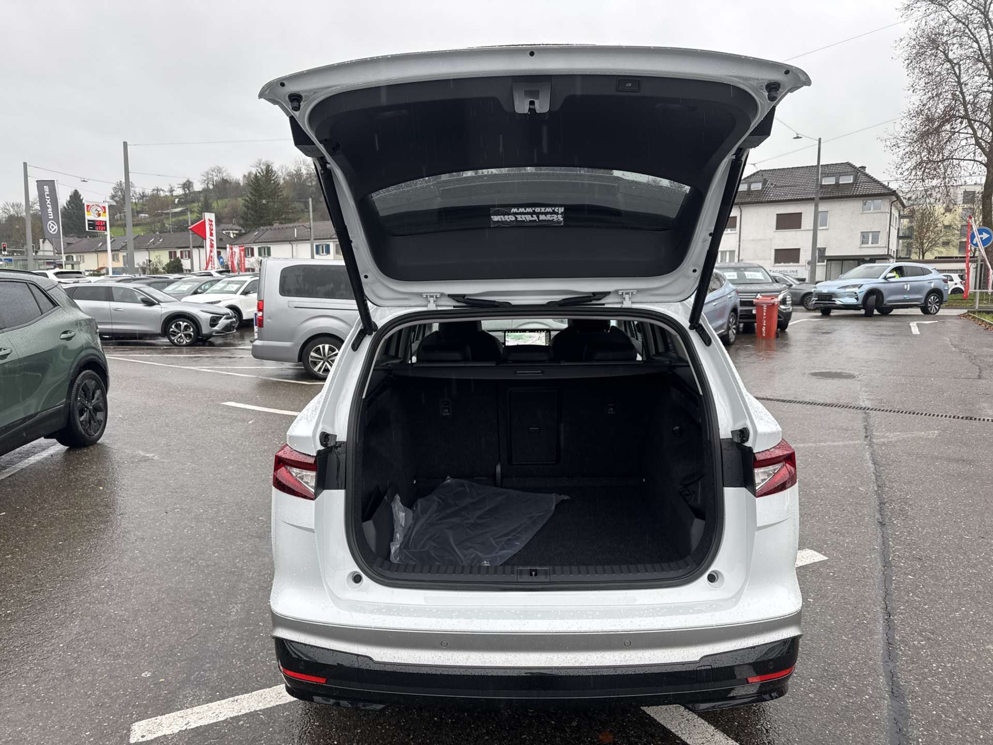 listing desktop thumbnail image 7