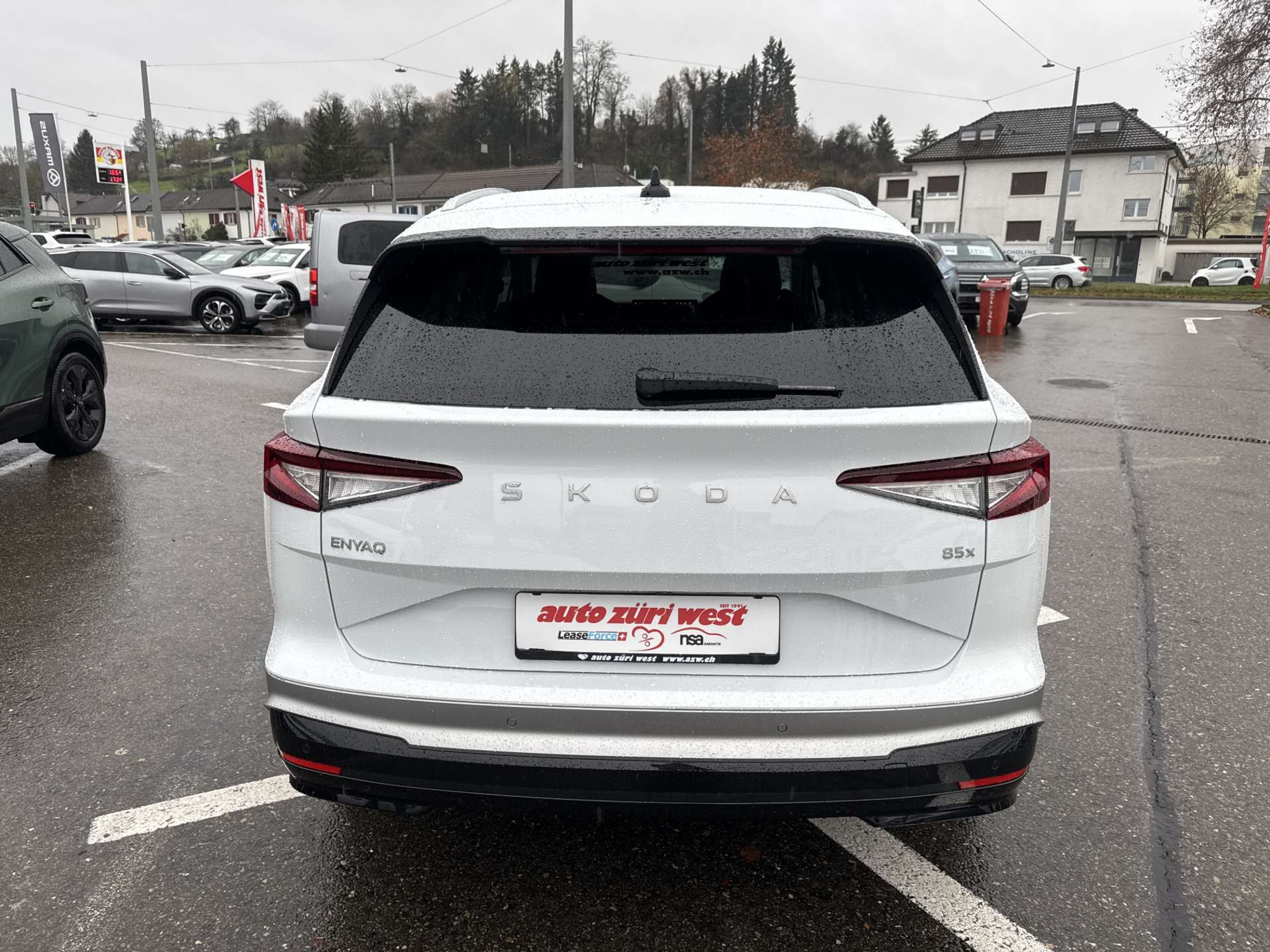 listing desktop thumbnail image 14