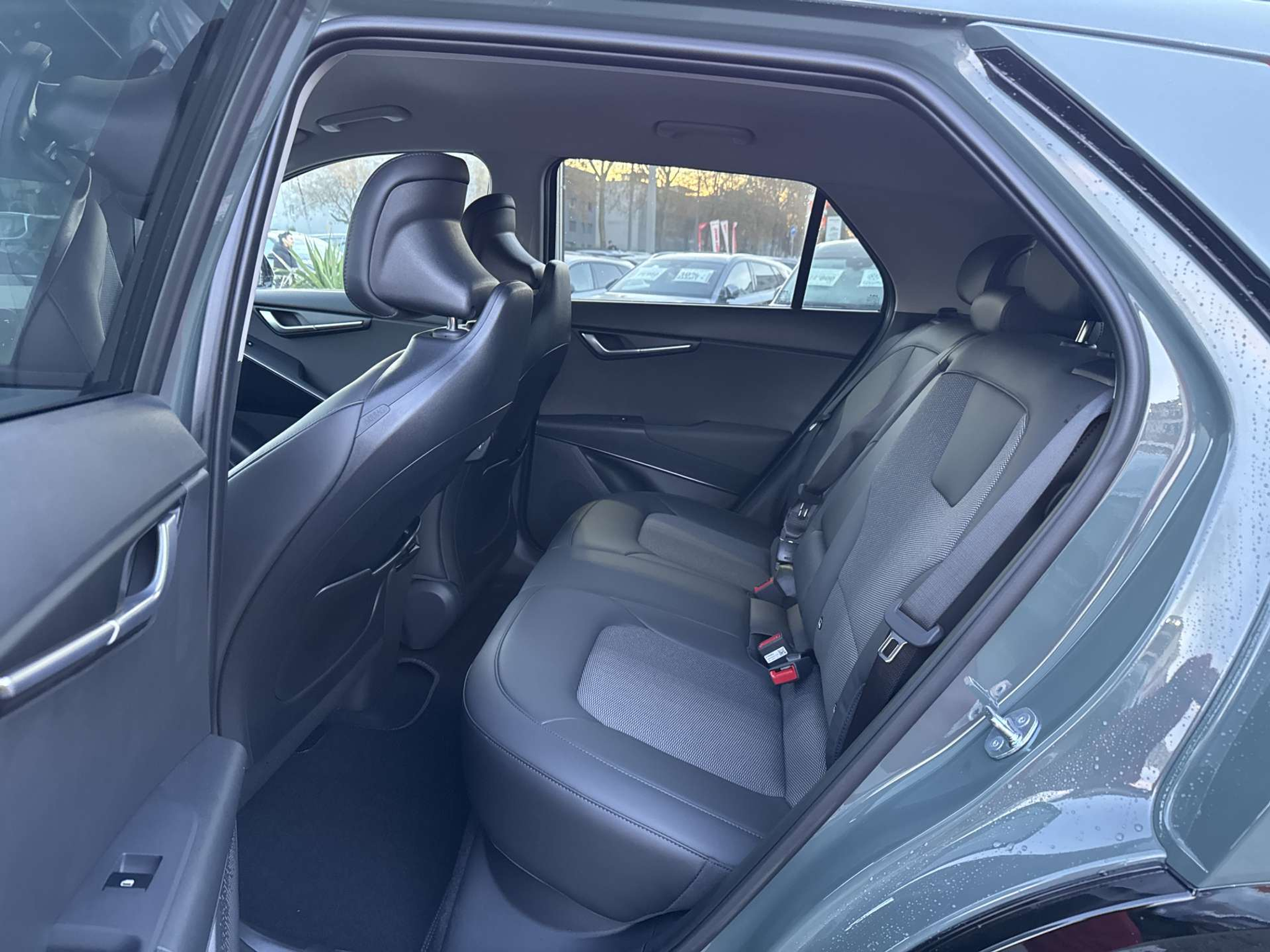 listing desktop thumbnail image 6