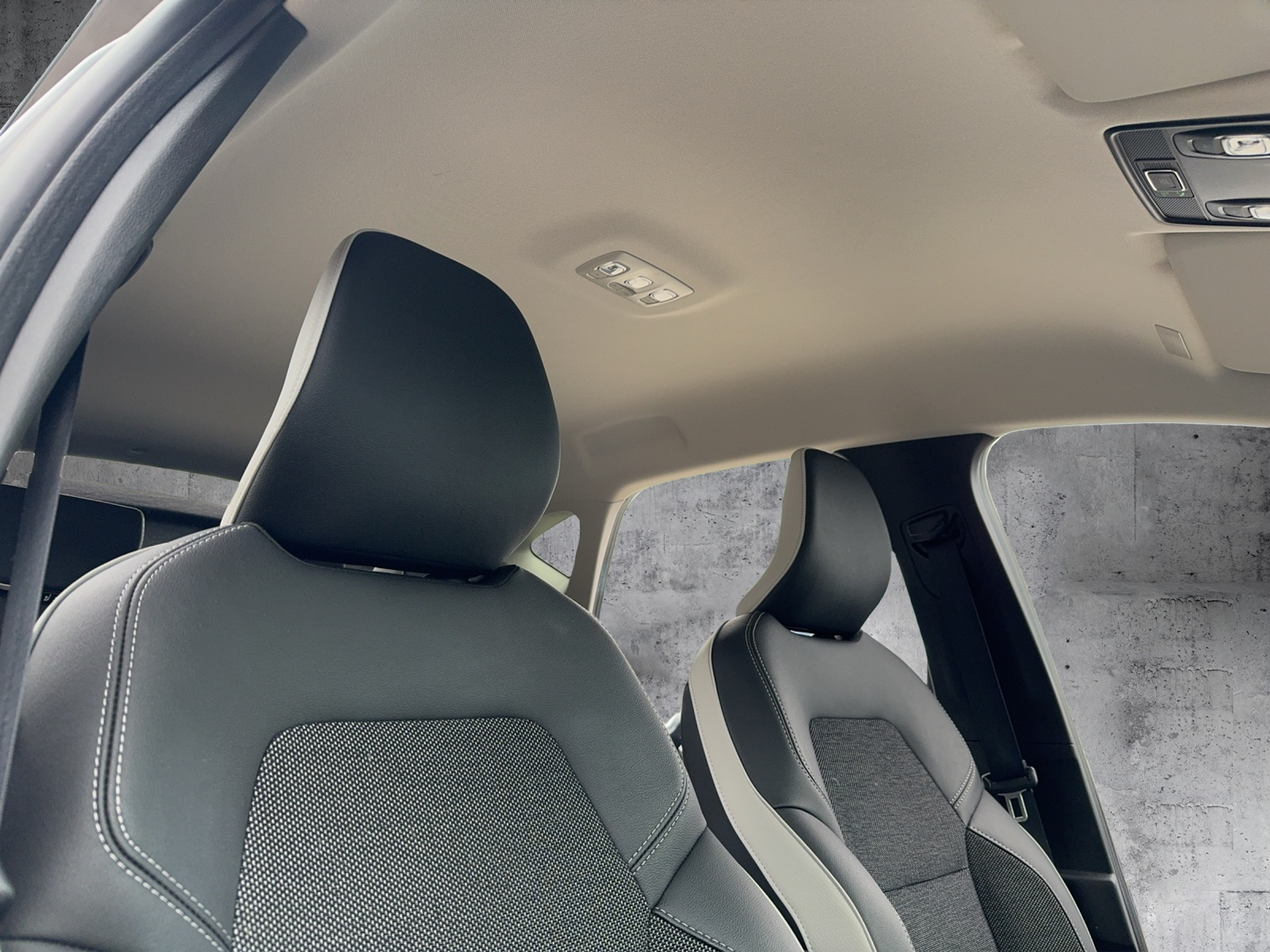 listing desktop thumbnail image 23