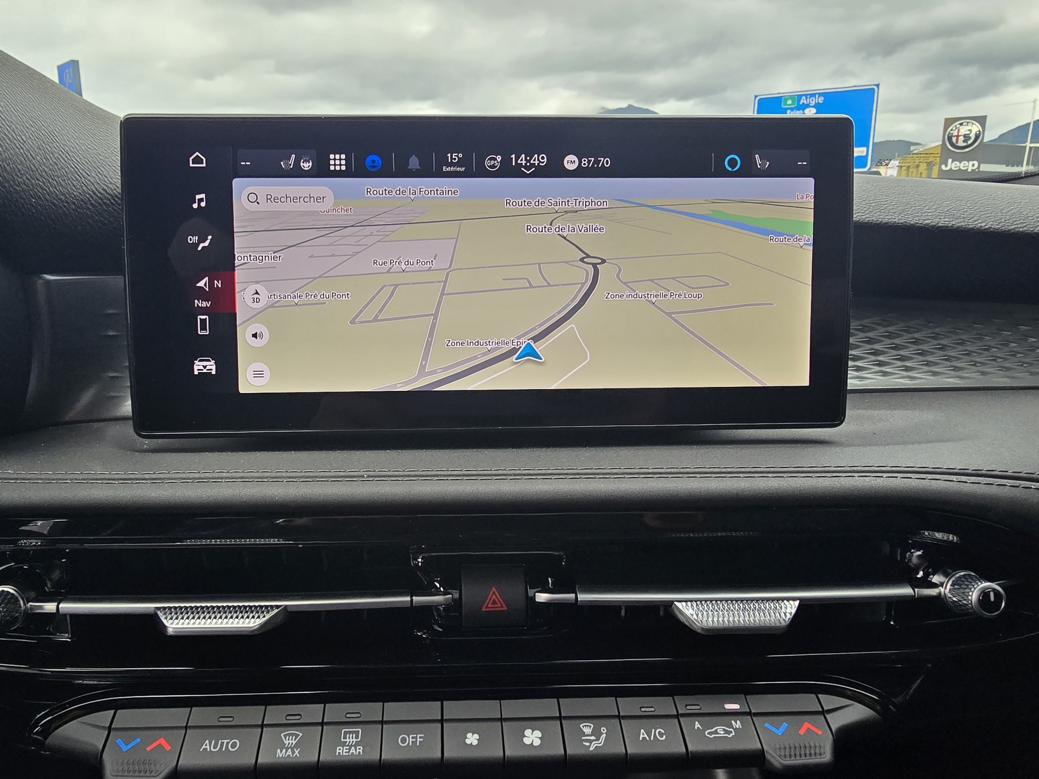 listing desktop thumbnail image 12