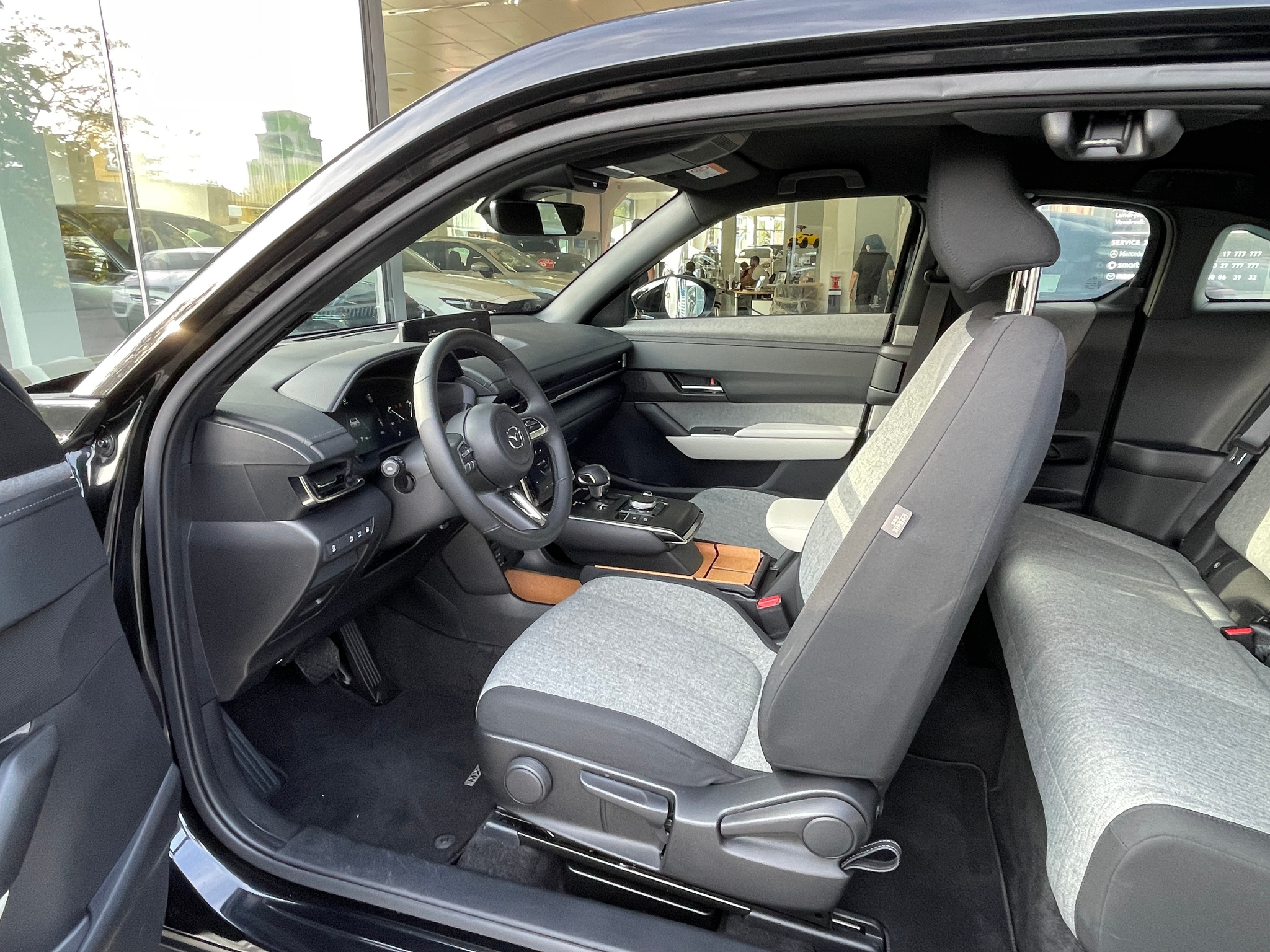 listing desktop thumbnail image 7