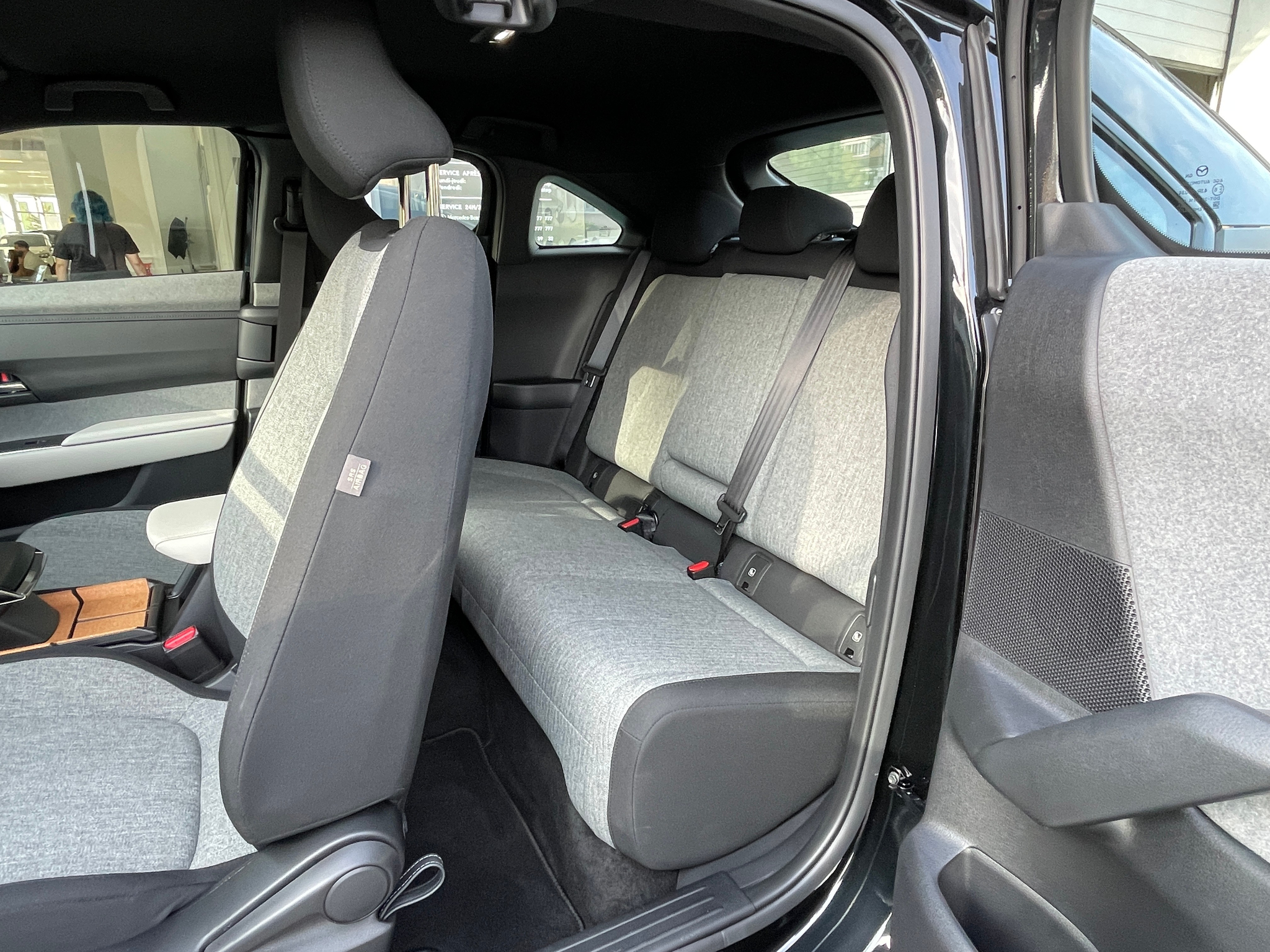 listing desktop thumbnail image 8