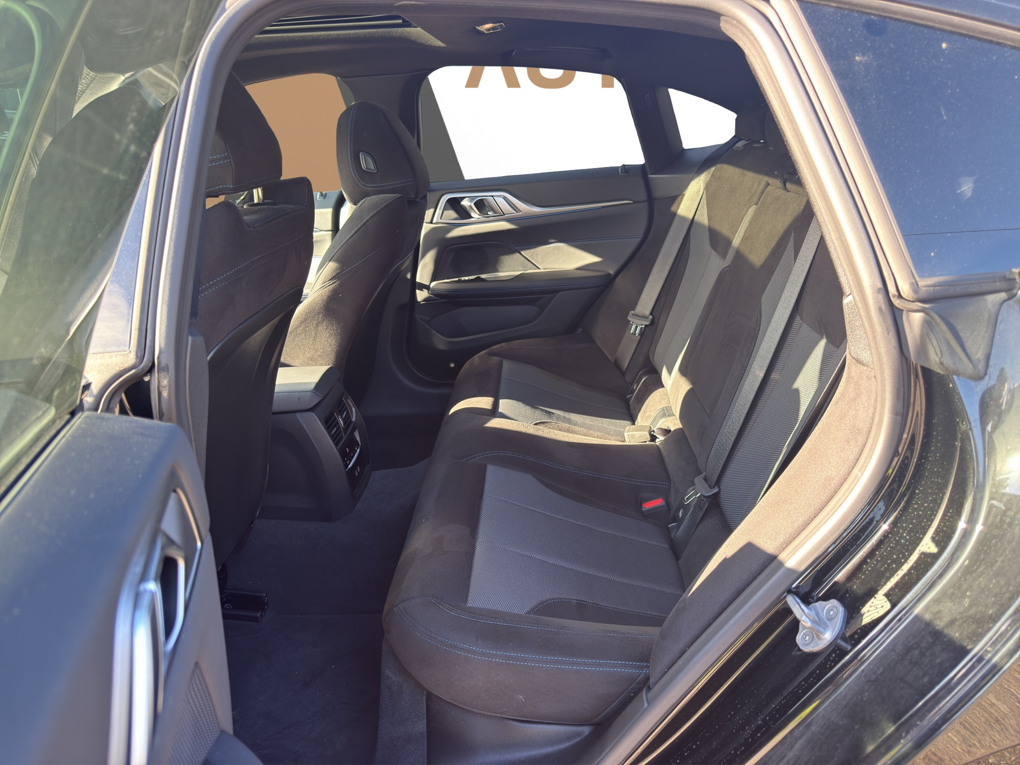 listing desktop thumbnail image 11