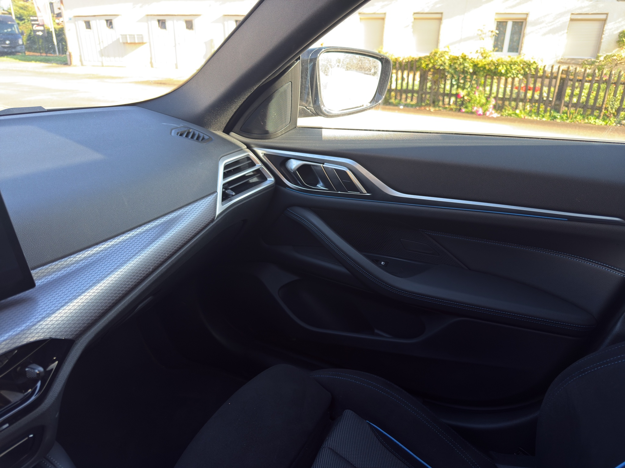 listing desktop thumbnail image 26