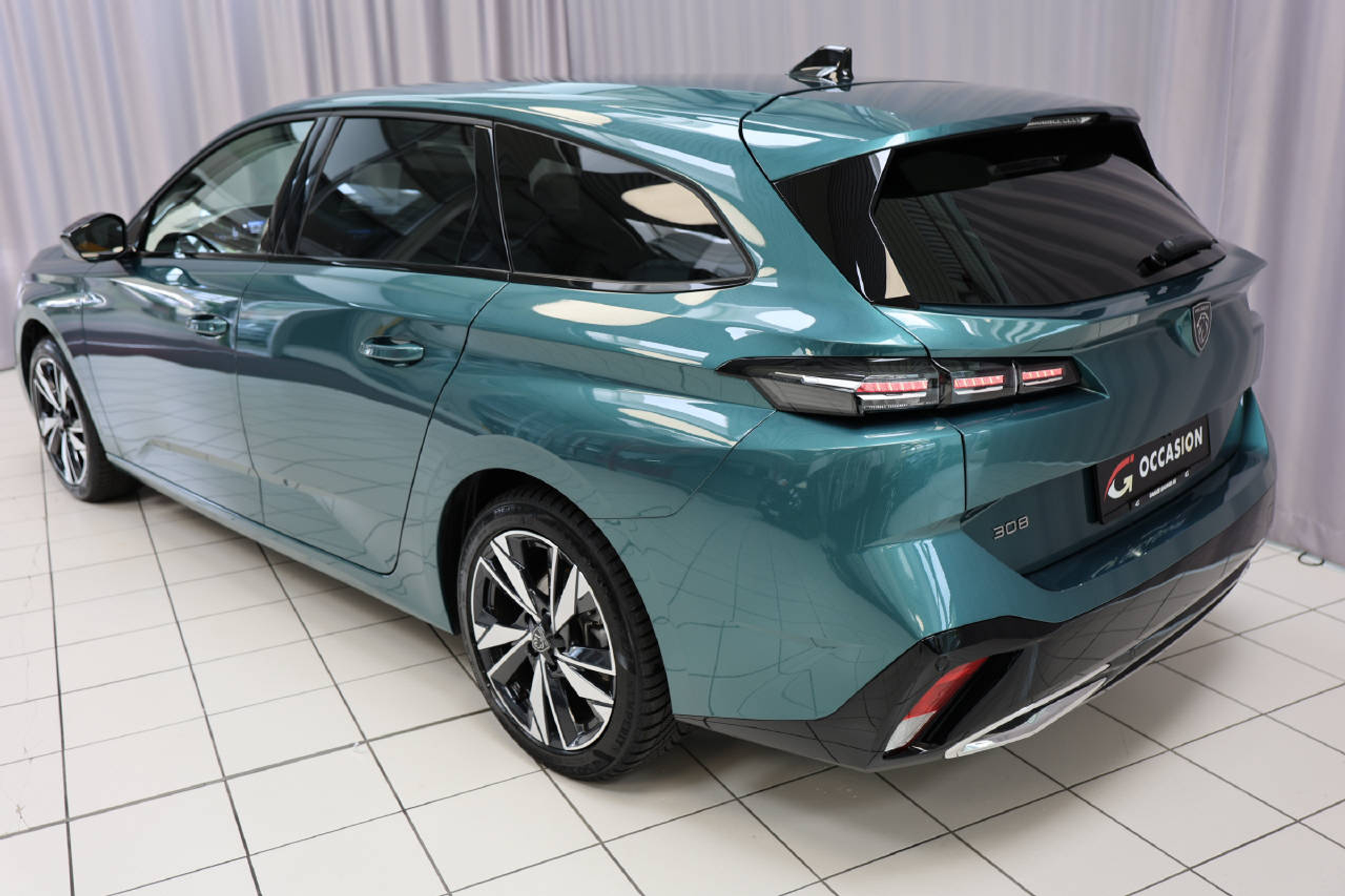 listing desktop thumbnail image 4