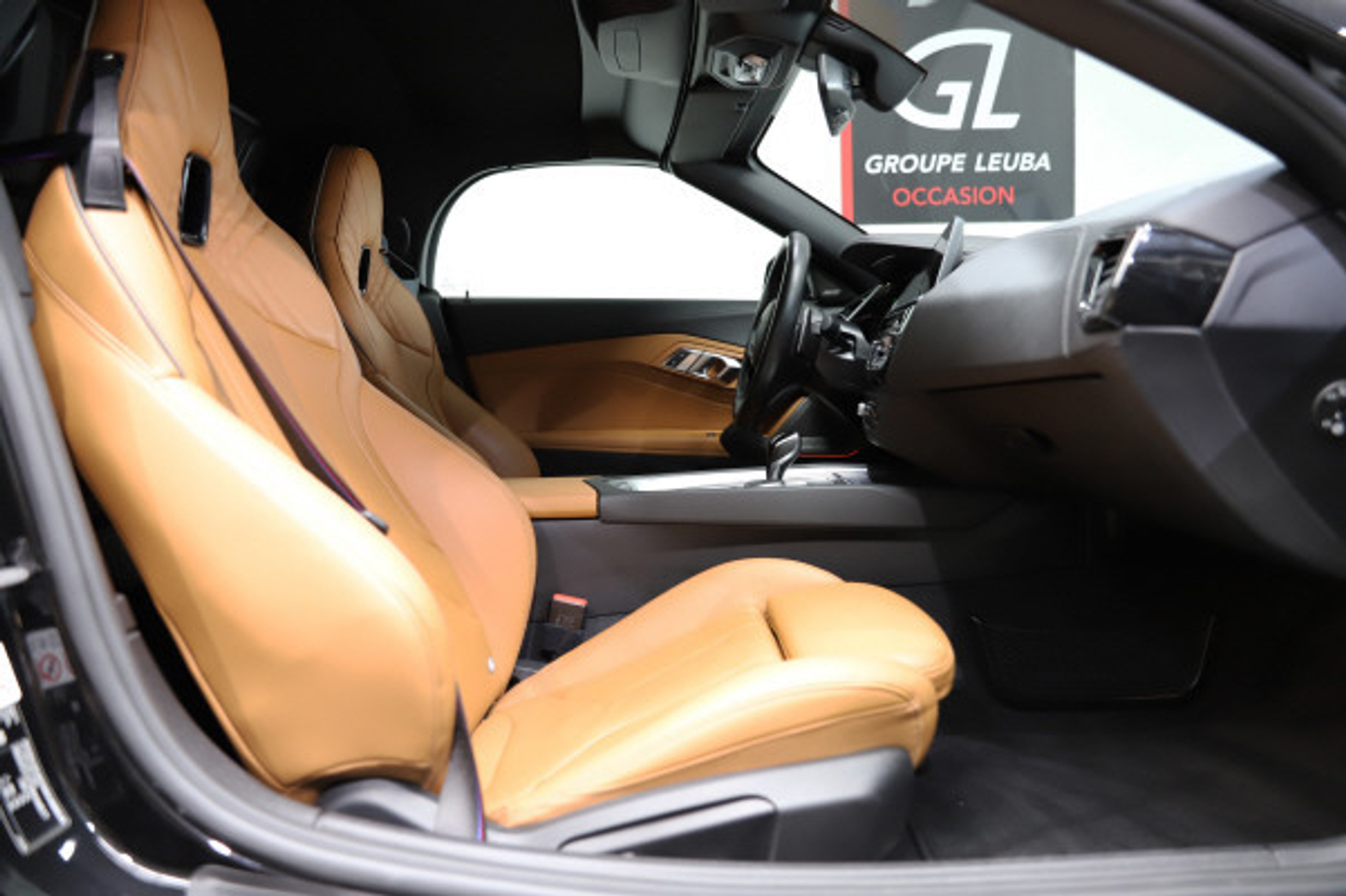 listing desktop thumbnail image 9