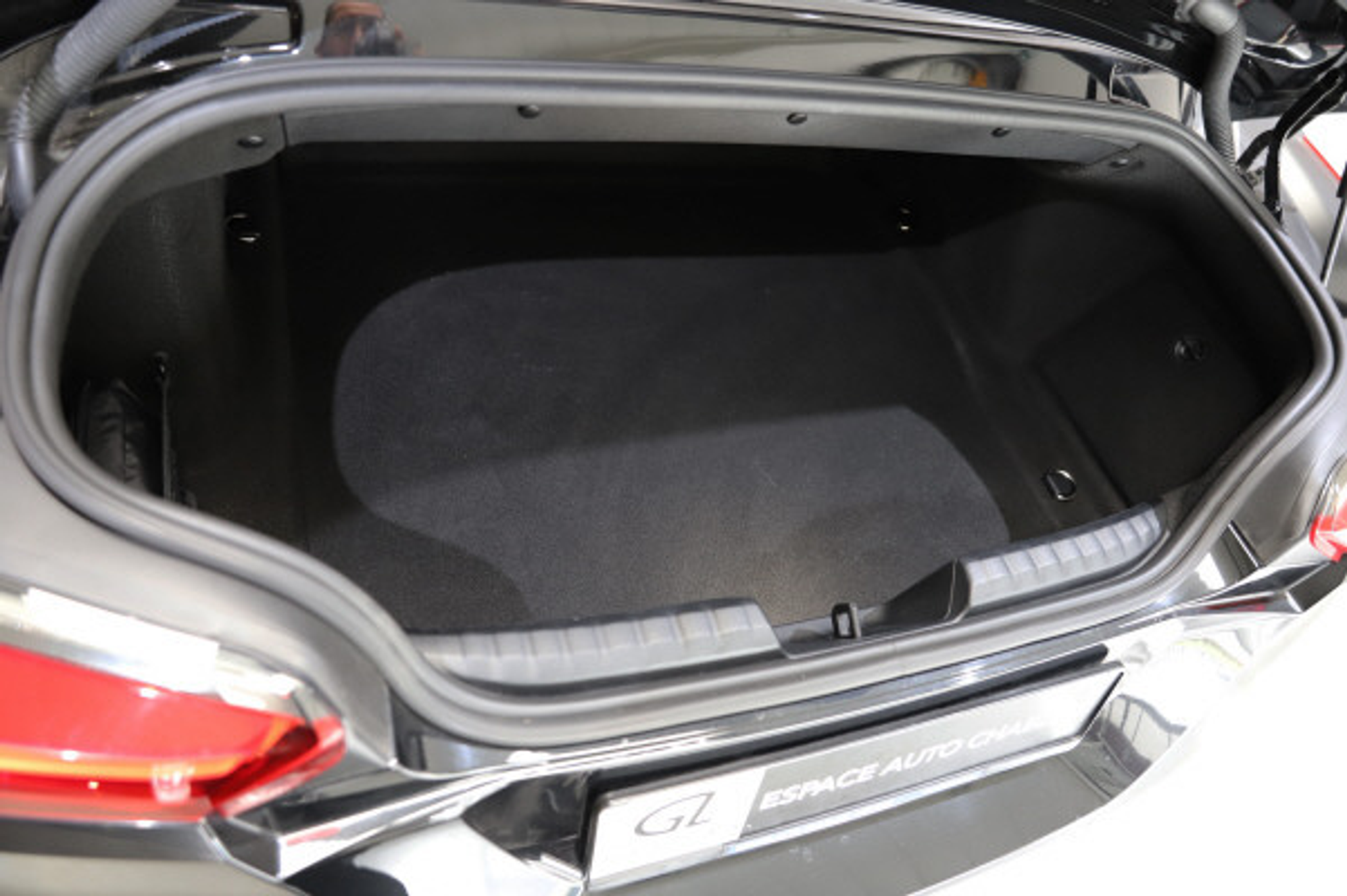 listing desktop thumbnail image 12