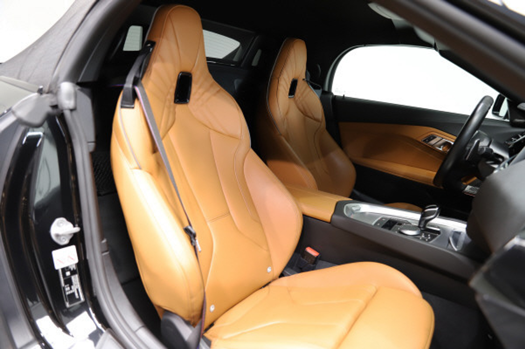 listing desktop thumbnail image 11