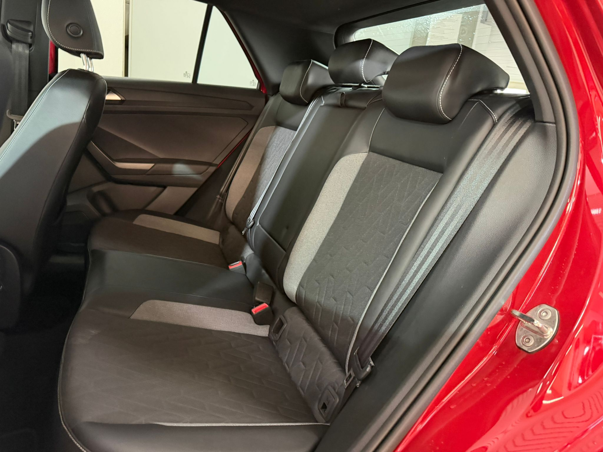 listing desktop thumbnail image 9